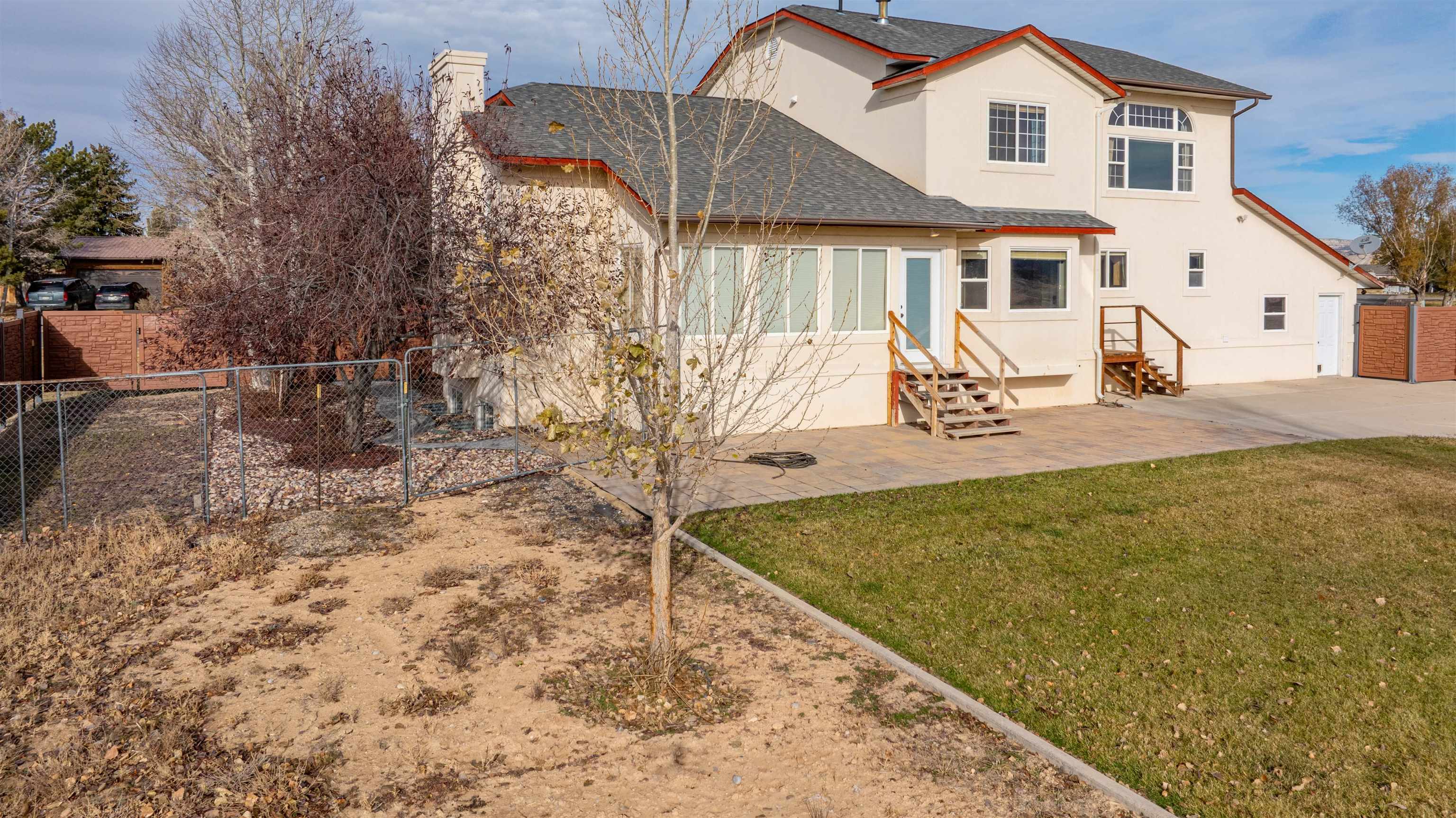 1285 La Mesa Circle Property Photo