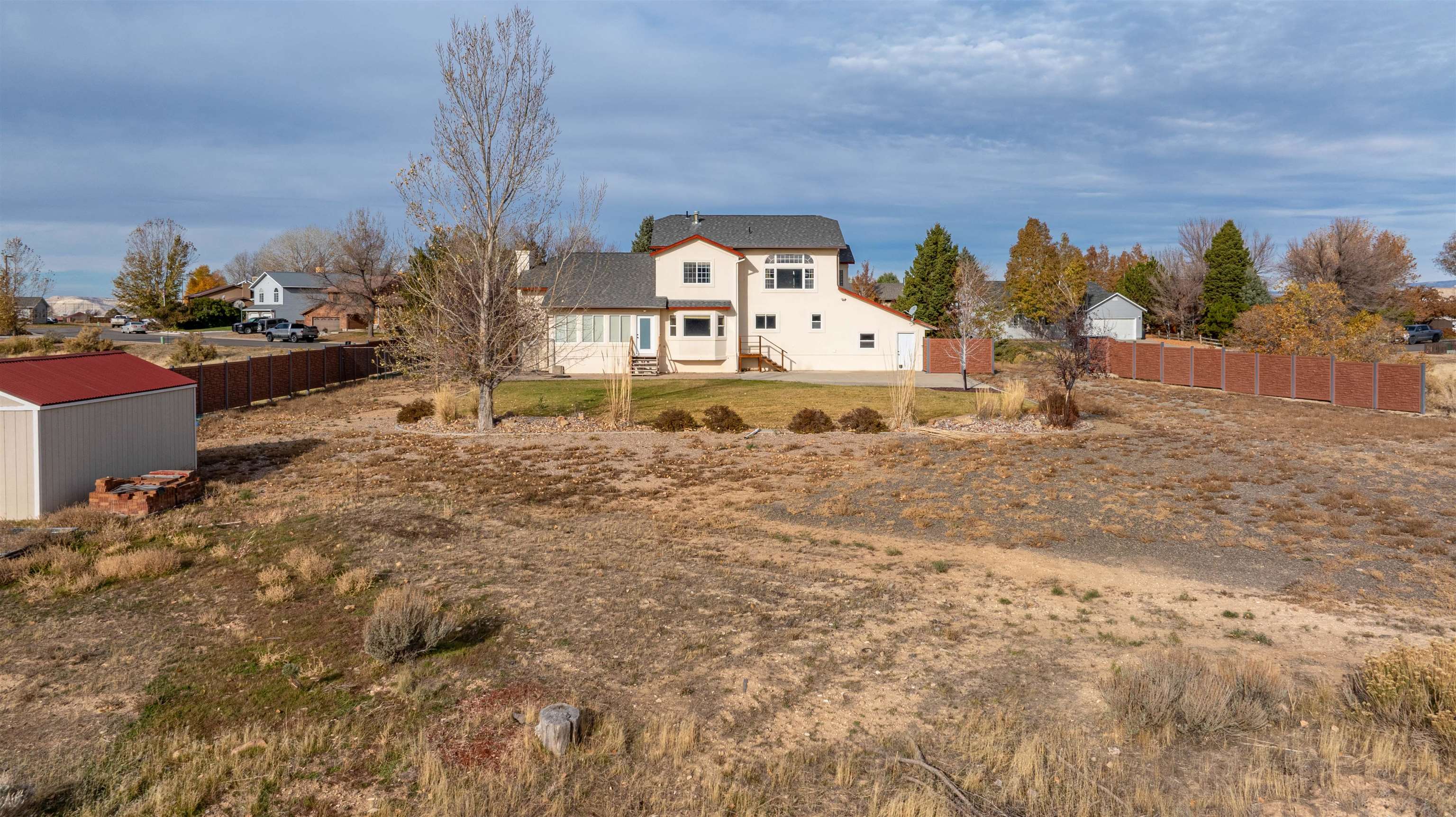 1285 La Mesa Circle Property Photo 2