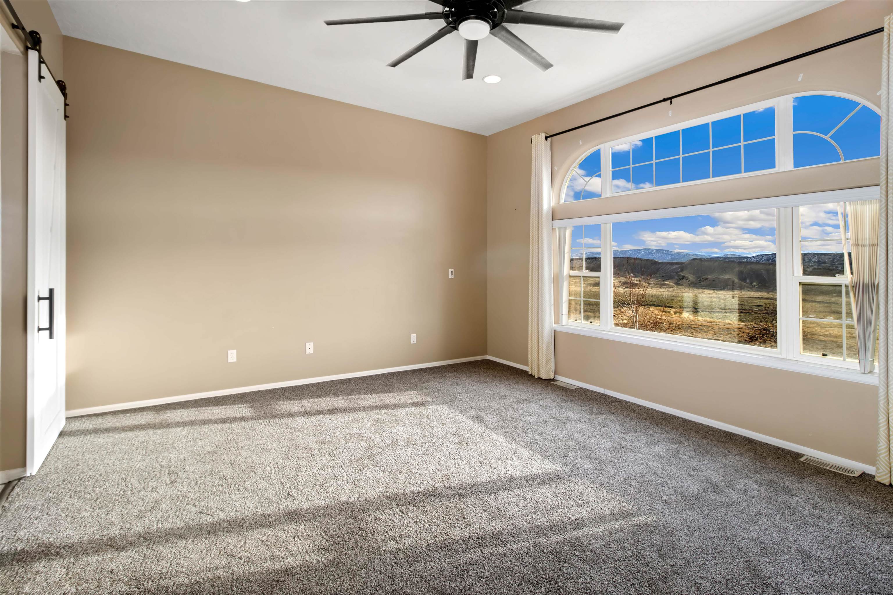 1285 La Mesa Circle Property Photo 16