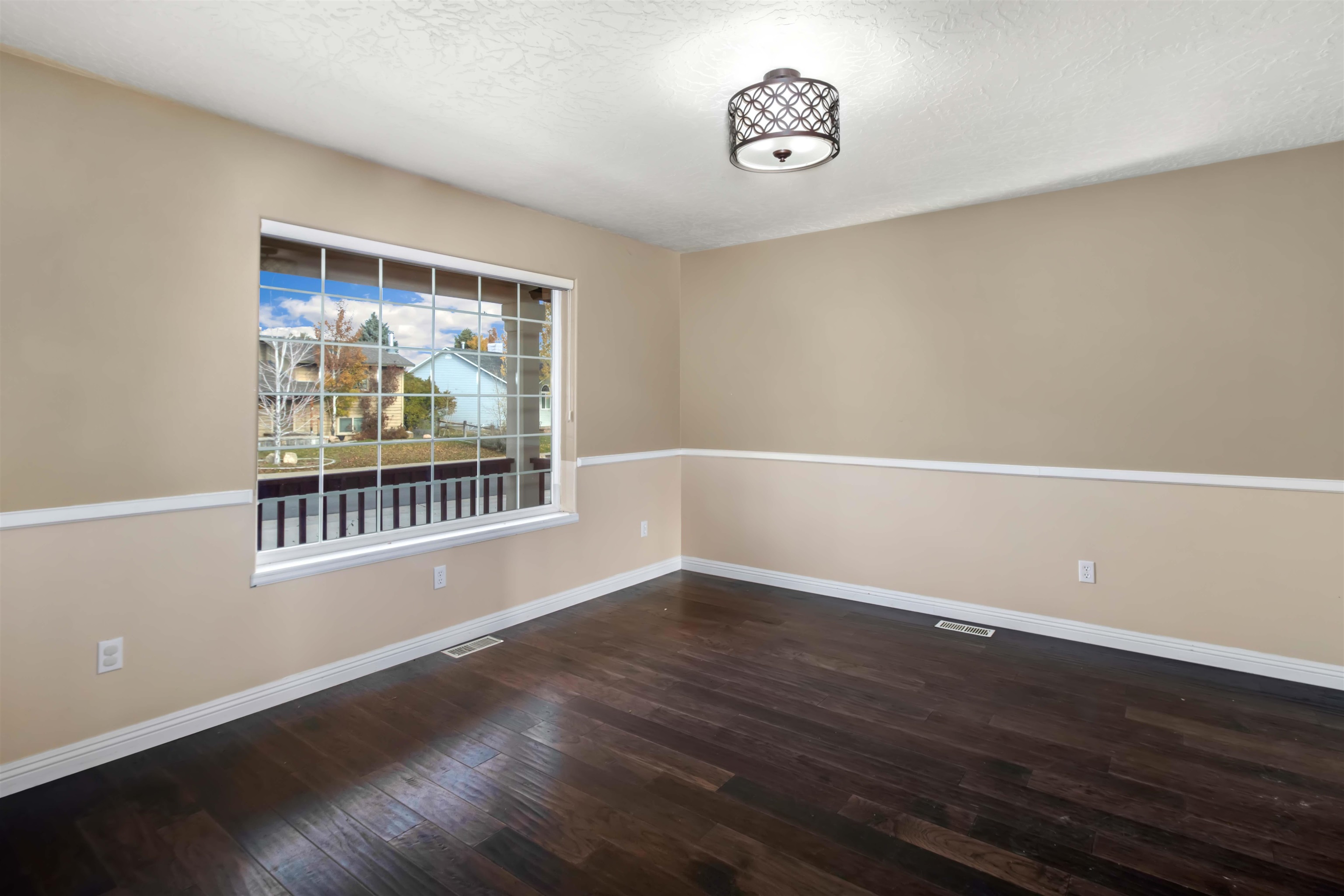 1285 La Mesa Circle Property Photo 27