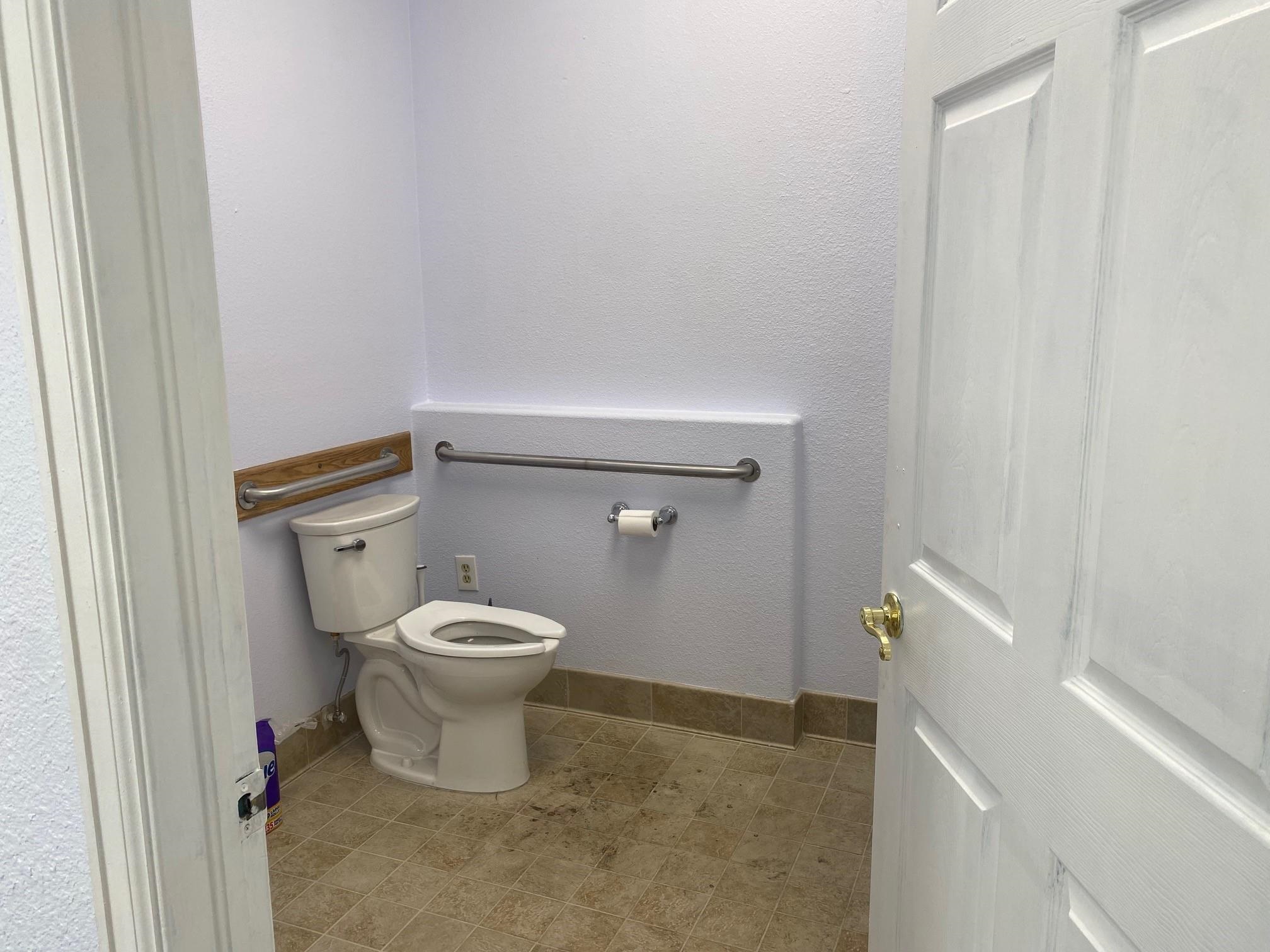 1059 North Avenue Property Photo 6