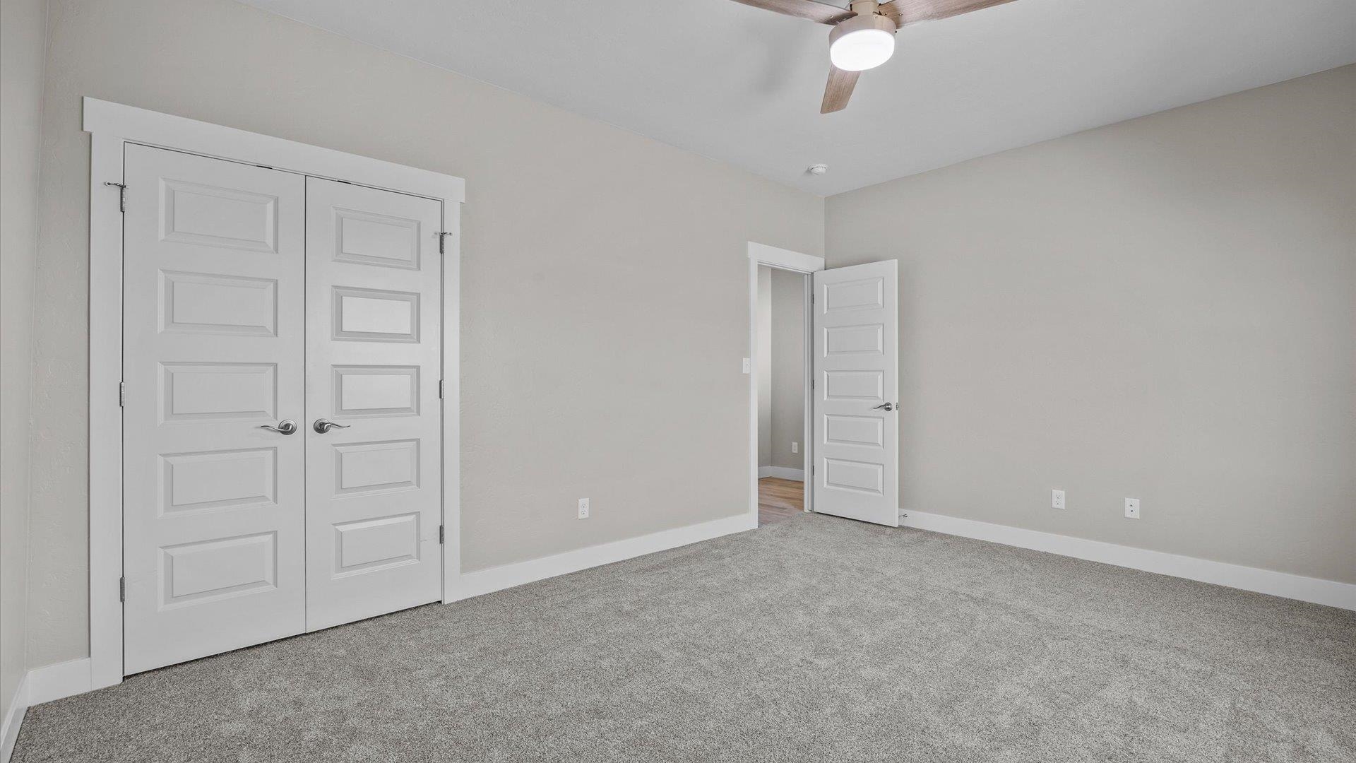 585 N Grand Falls Court Property Photo 21