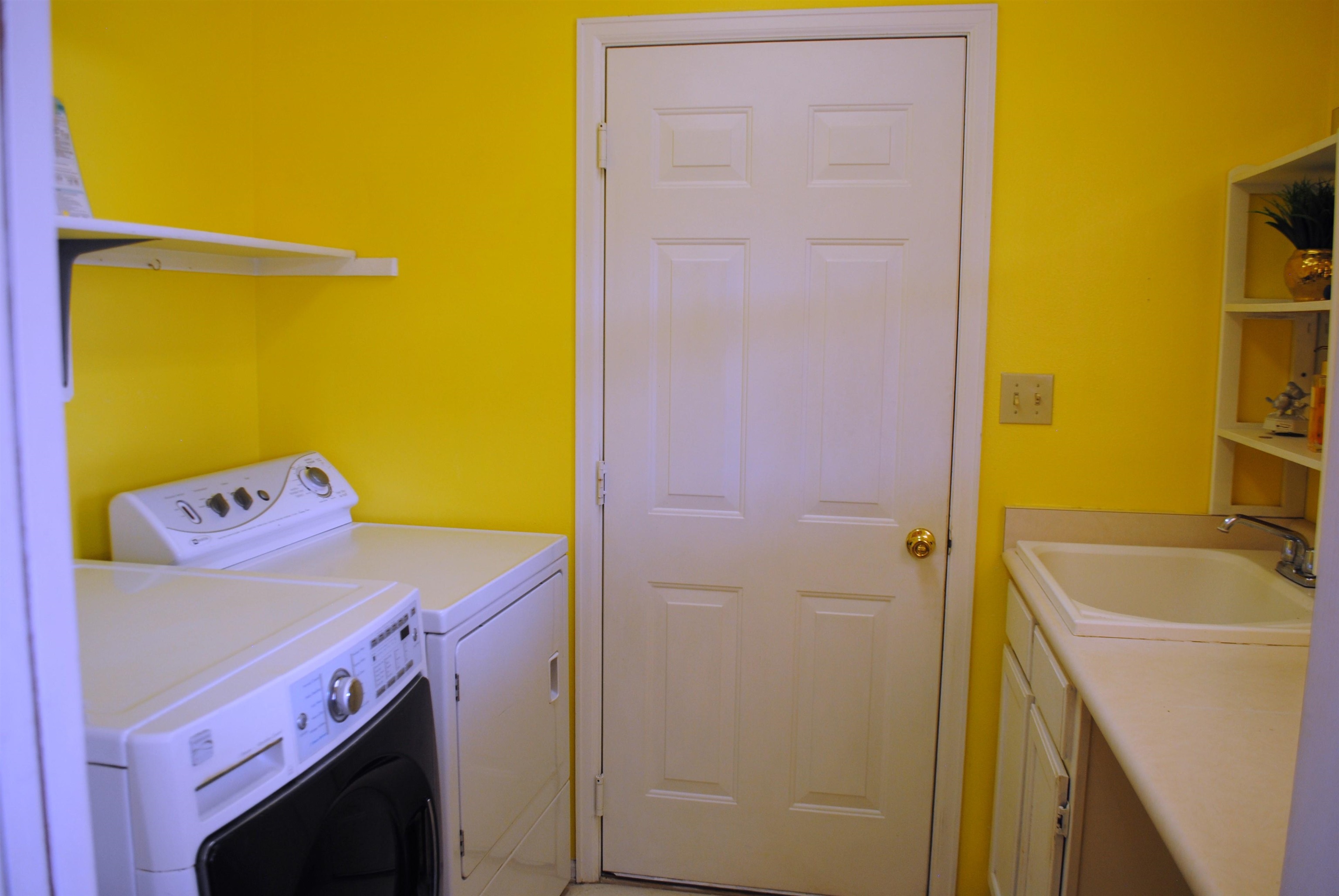 15839 Charles Avenue Property Photo 31