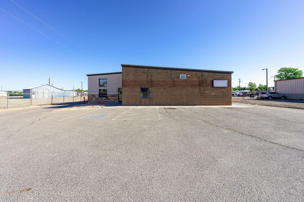 743 Highway 6&50 Property Photo 17