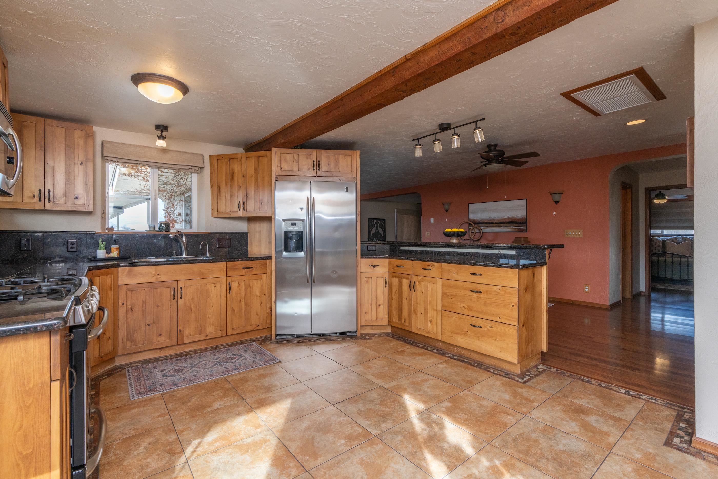 2262 Broadway Property Photo 3