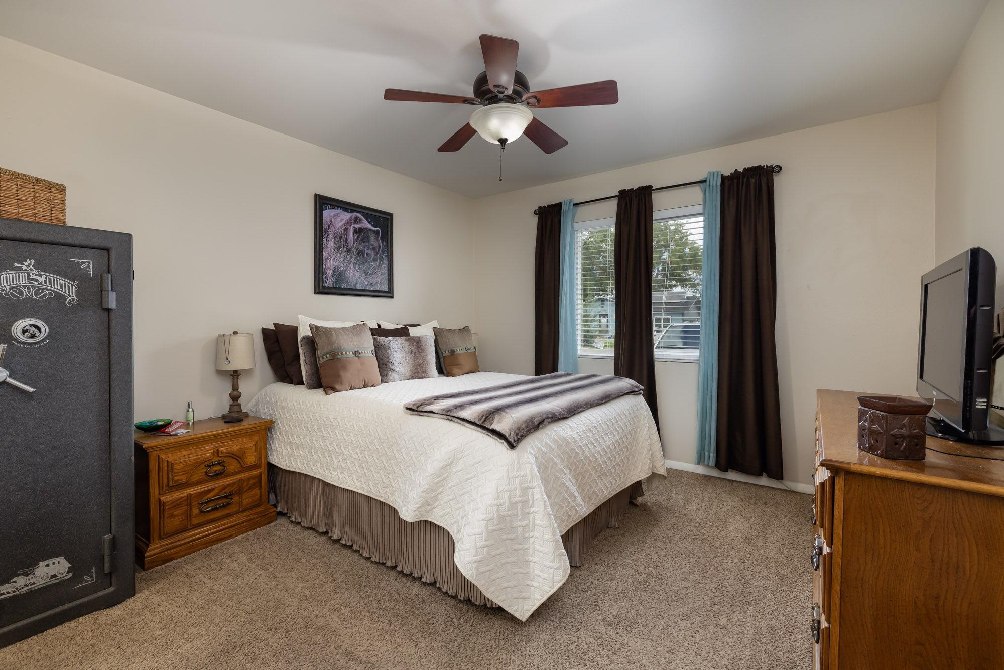 554 Greenbriar Street Property Photo 10