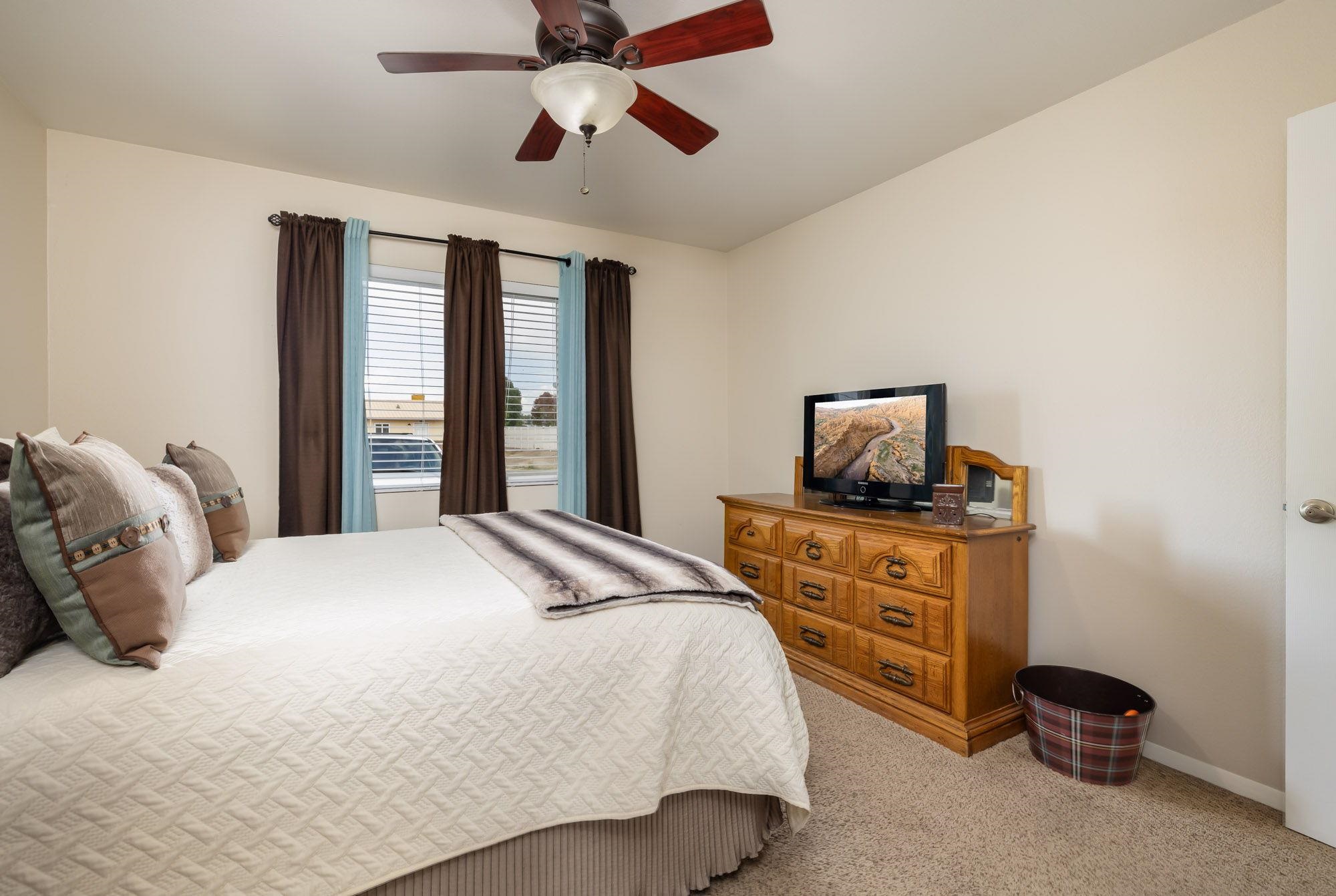 554 Greenbriar Street Property Photo 12