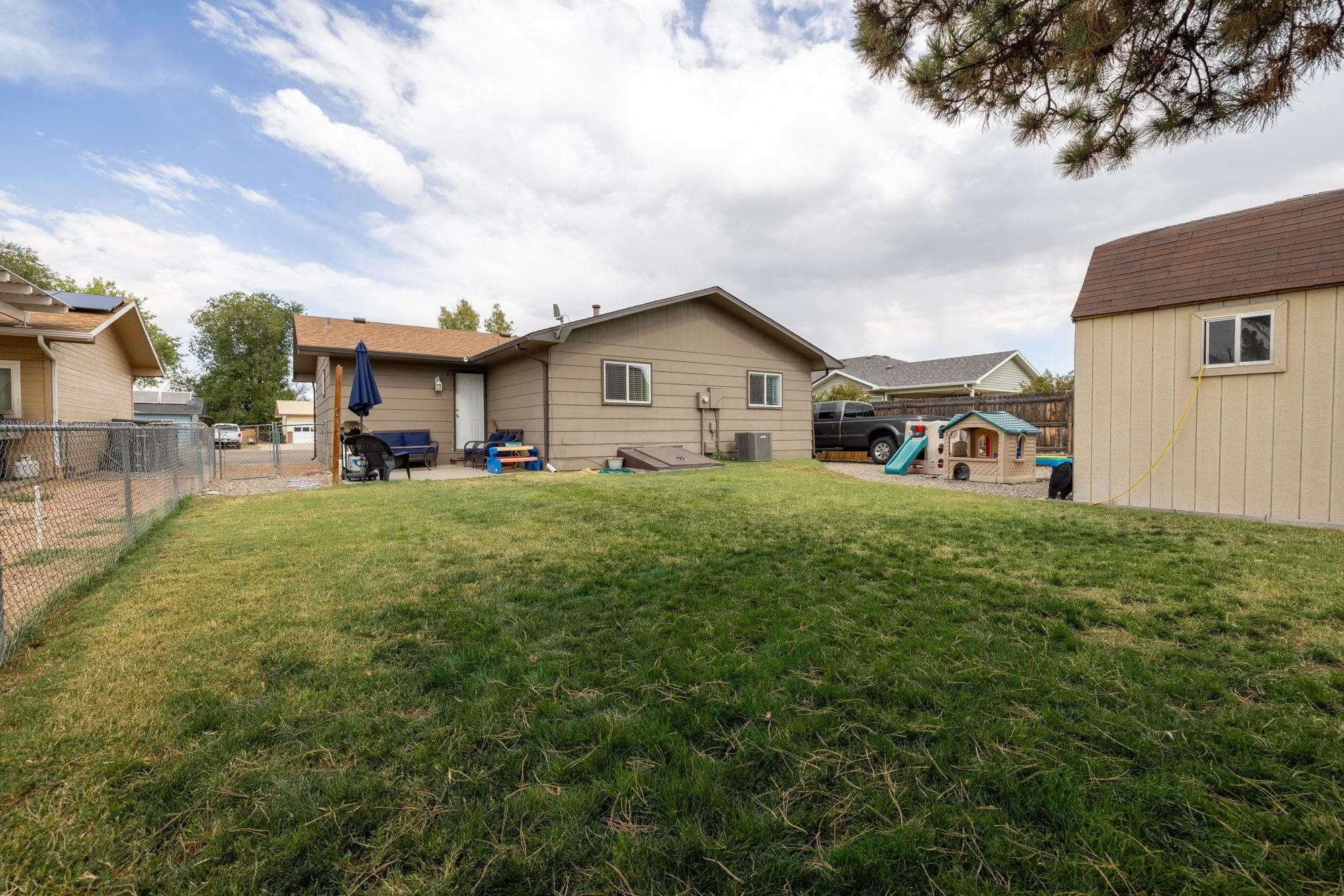 554 Greenbriar Street Property Photo 25