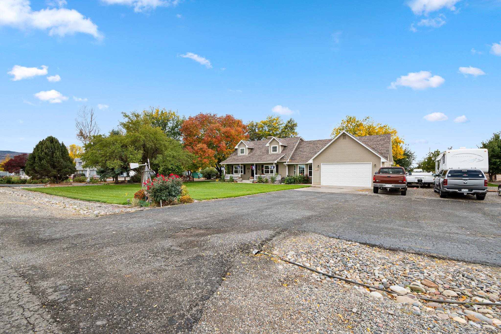 1185 17 1/2 Road Property Photo 2