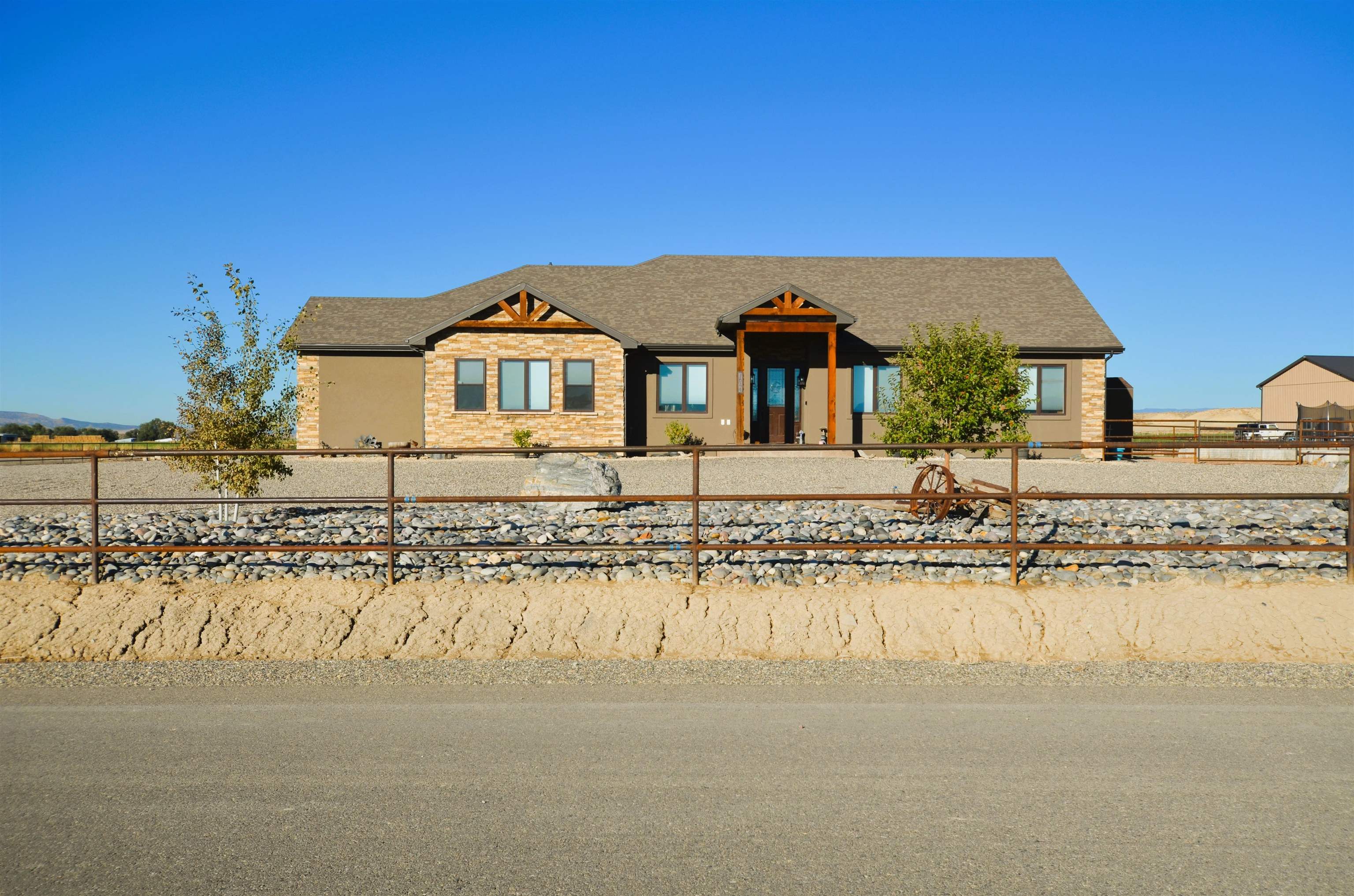 1641 Saddle Ring Court Property Photo 2