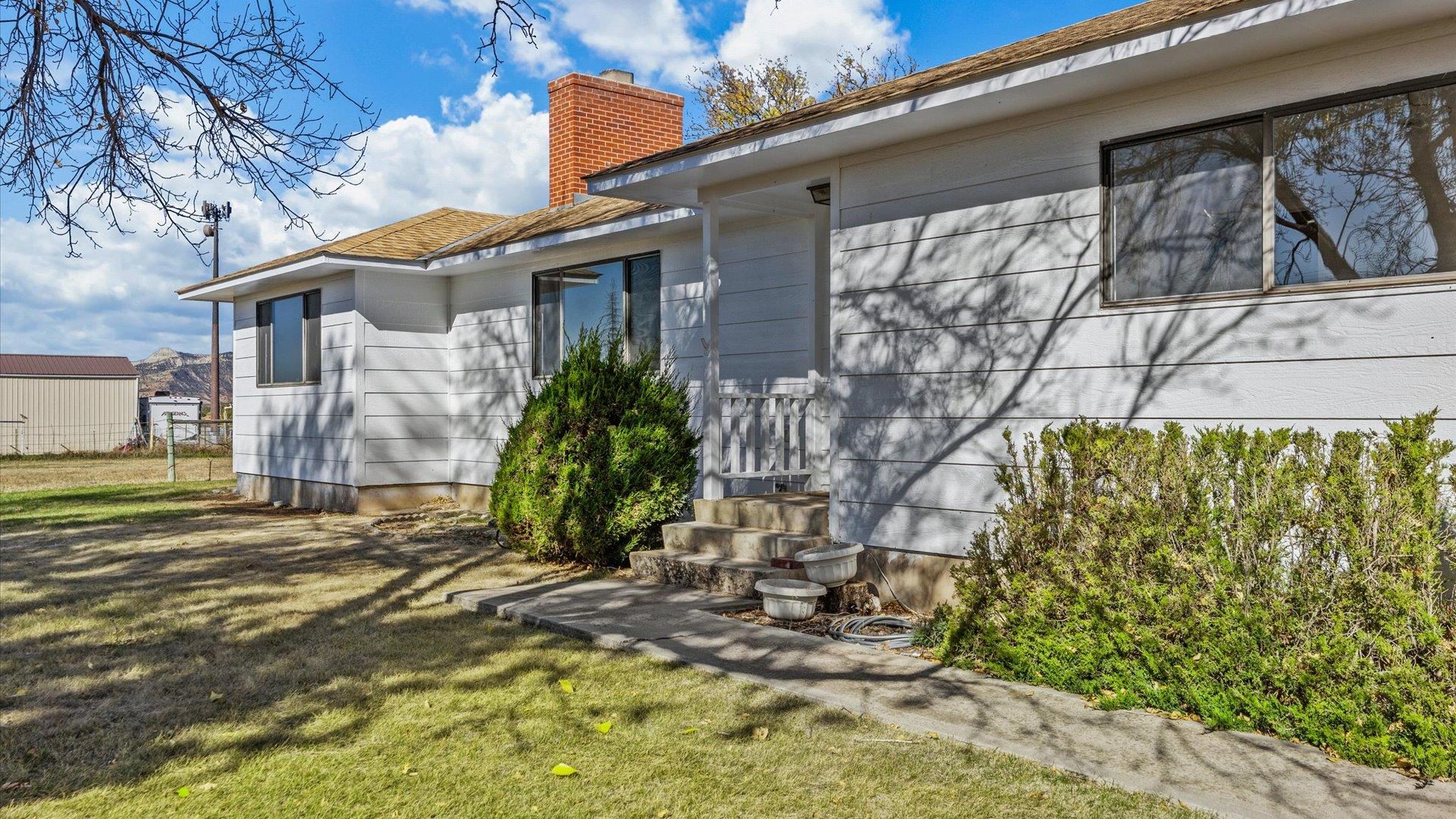58892 Highway 330e Property Photo 8