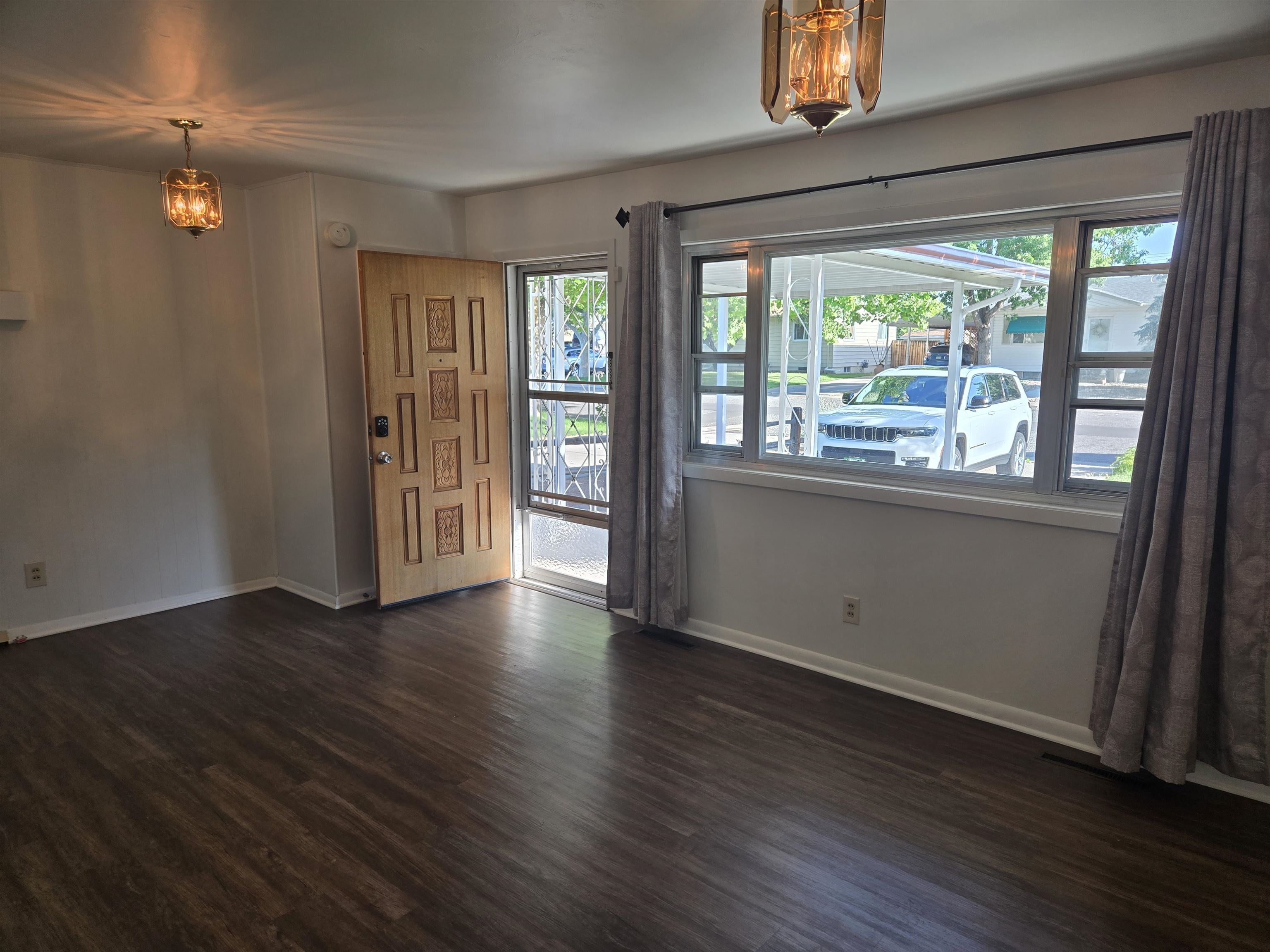 2445 Mesa Avenue Property Photo 5