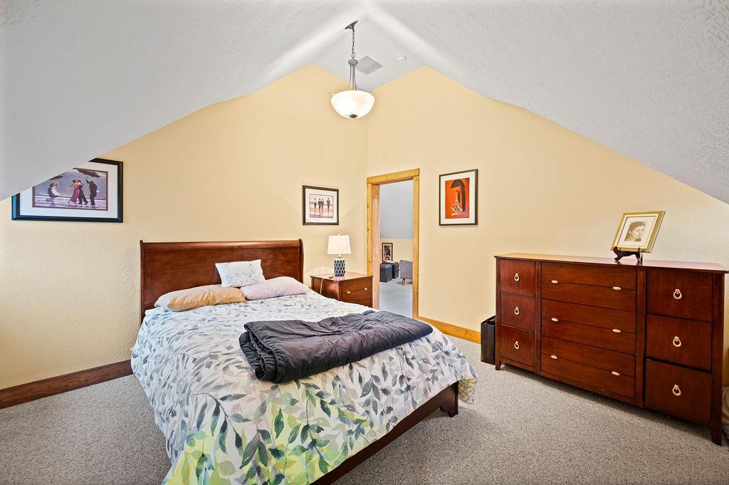 697 Curtis Avenue Property Photo 25