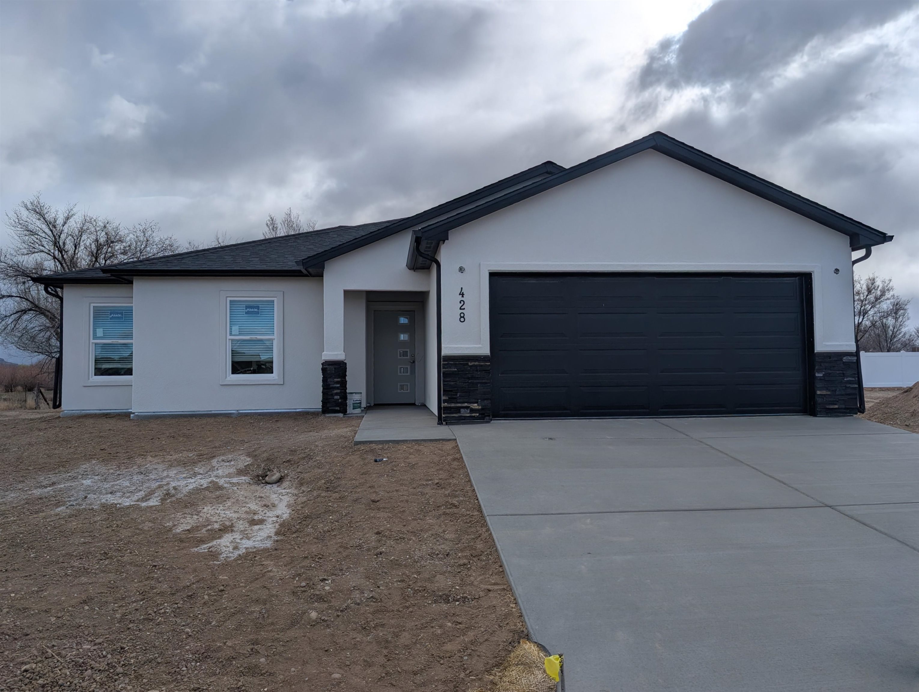428 Iola Basin Street Property Photo