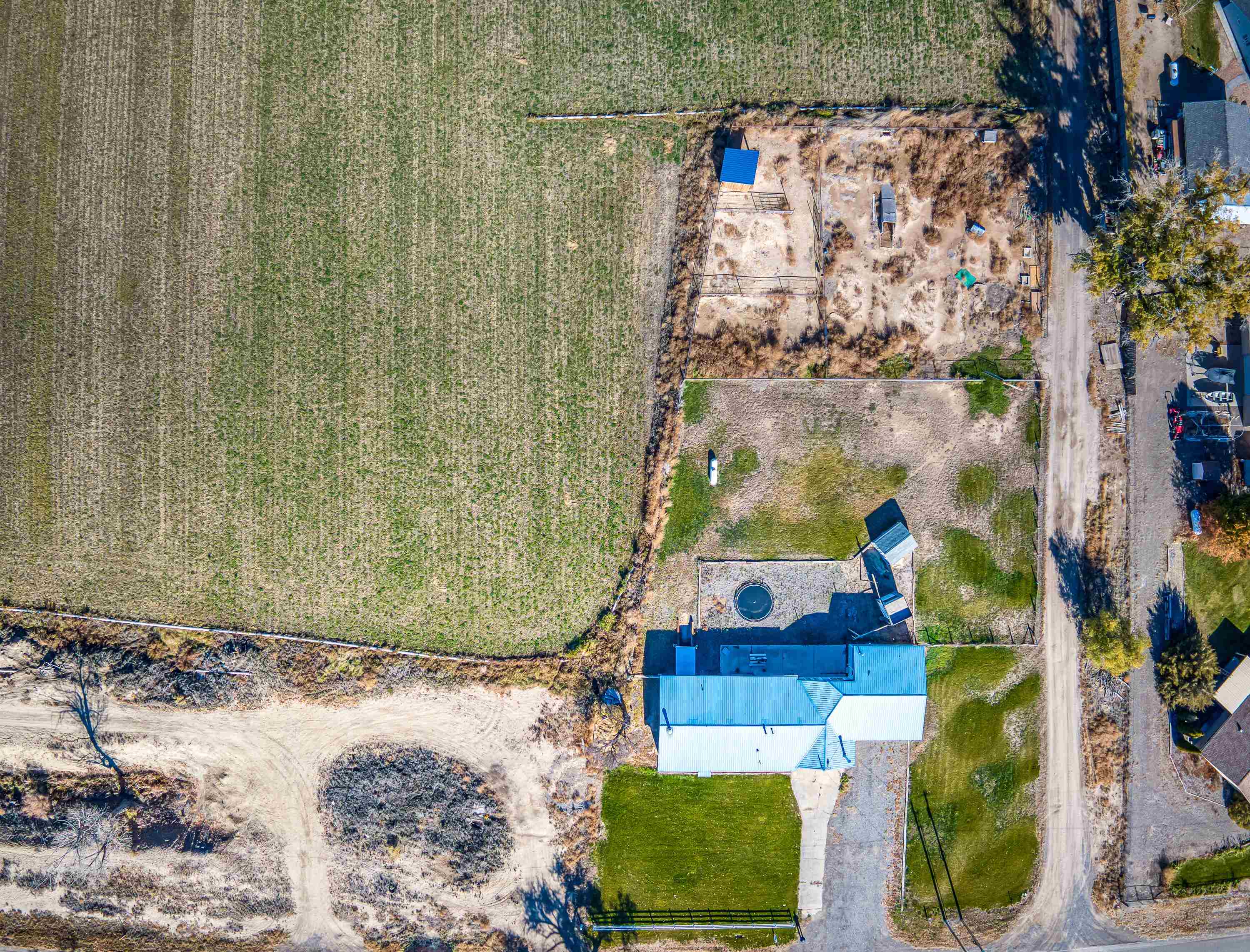 17977 B Road Property Photo 4