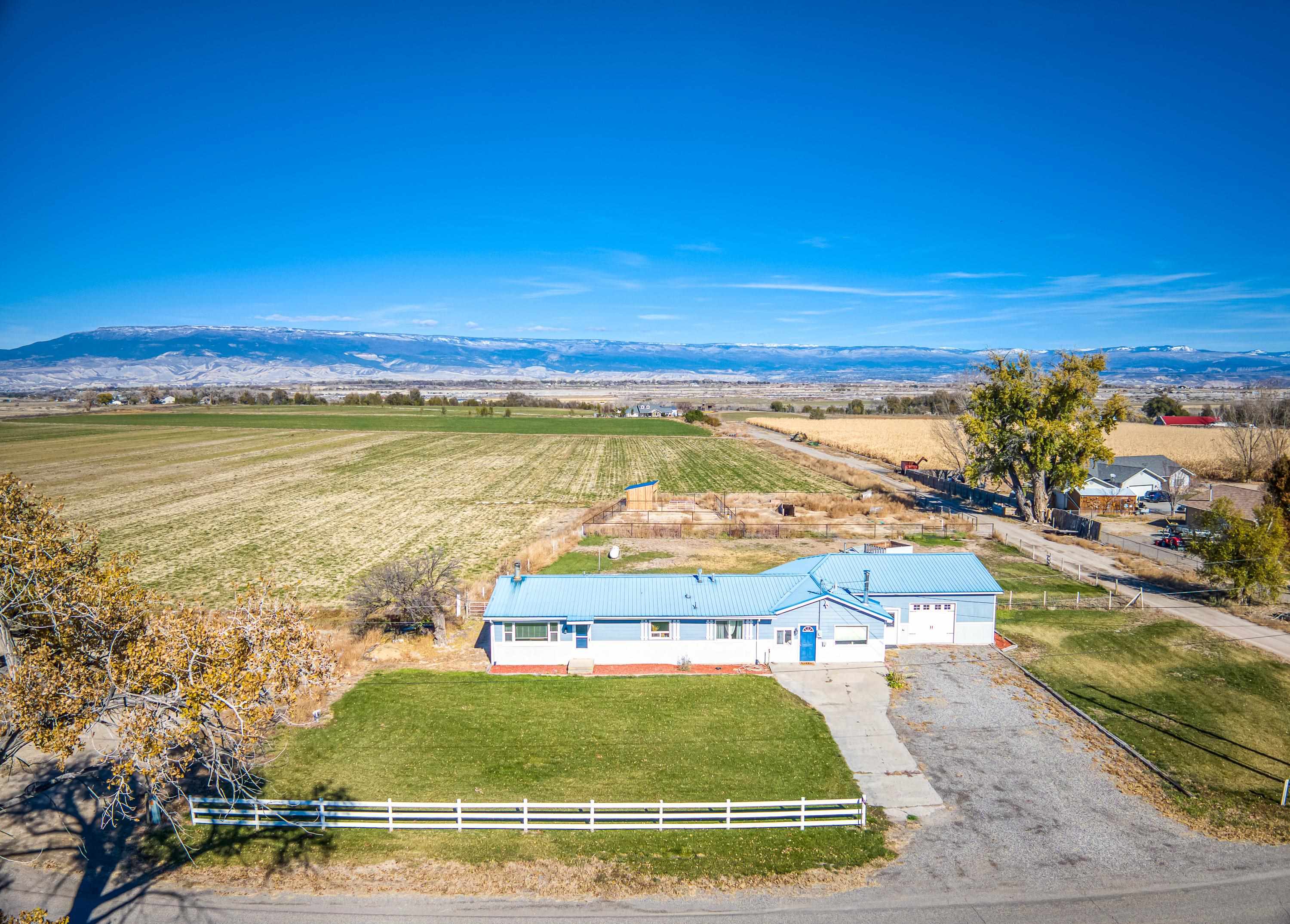 17977 B Road Property Photo 8