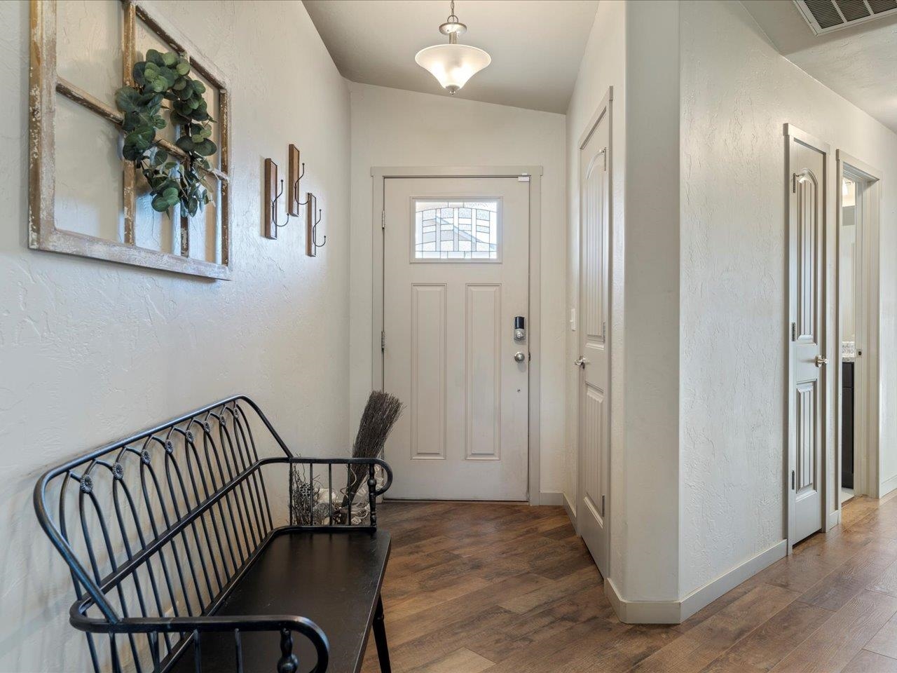335 Se Cobblestone Court Property Photo 4