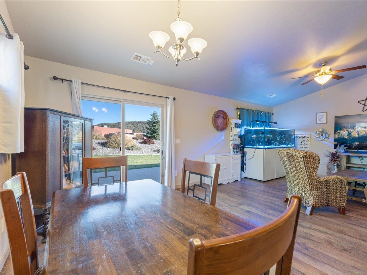 335 Se Cobblestone Court Property Photo 7