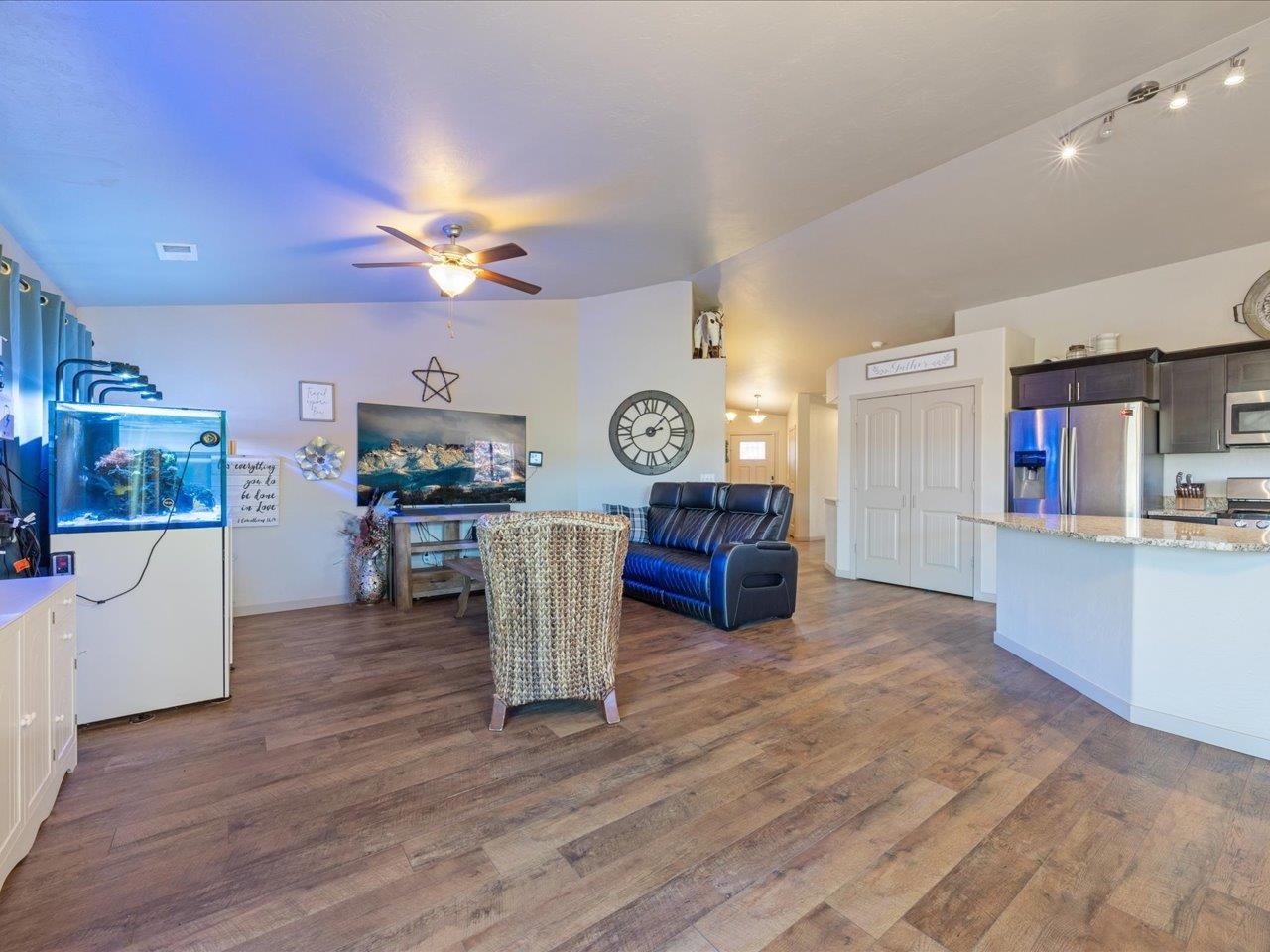 335 Se Cobblestone Court Property Photo 12