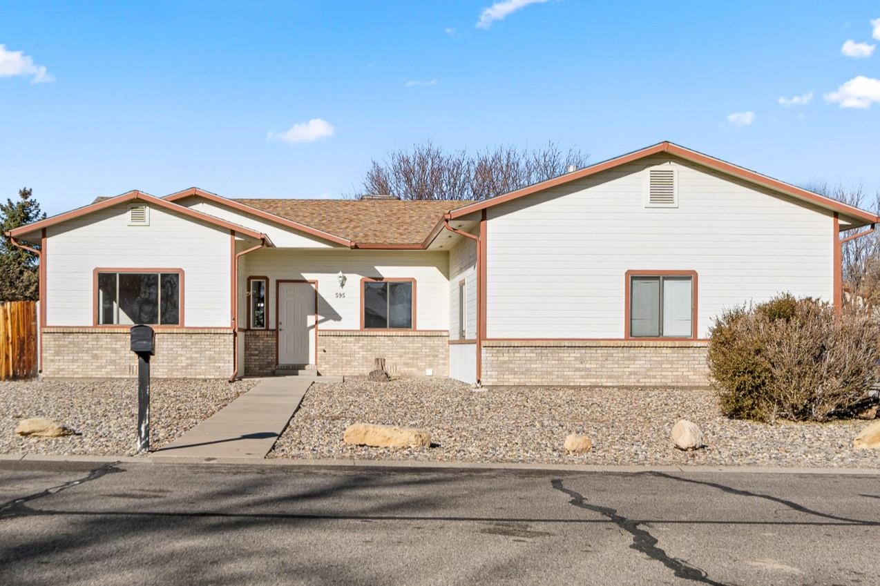 595 Colonial Drive