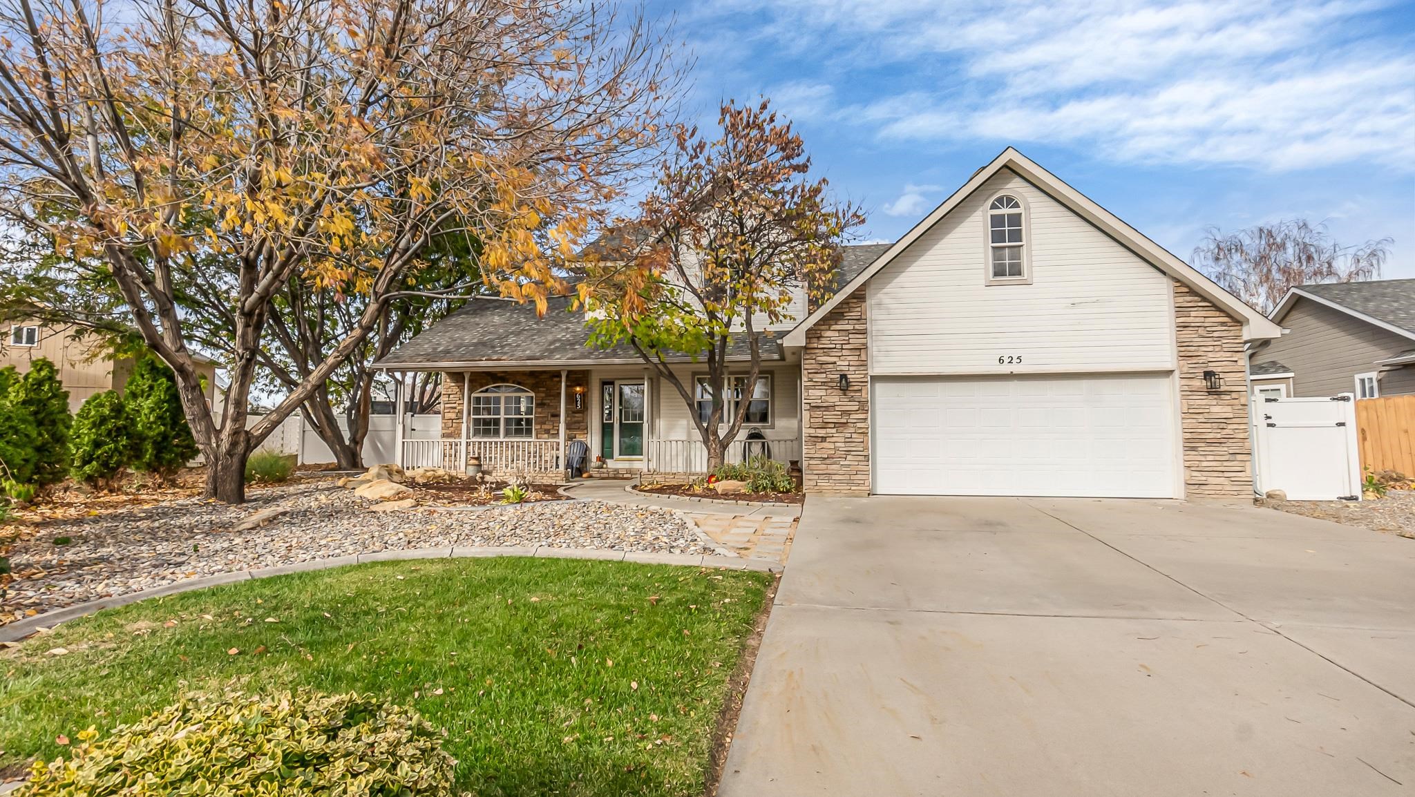 625 Stan Drive Property Photo 1