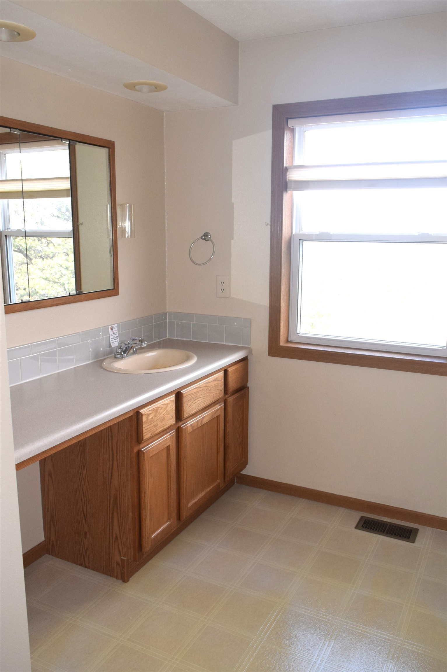 501 Shana Lane Property Photo 15