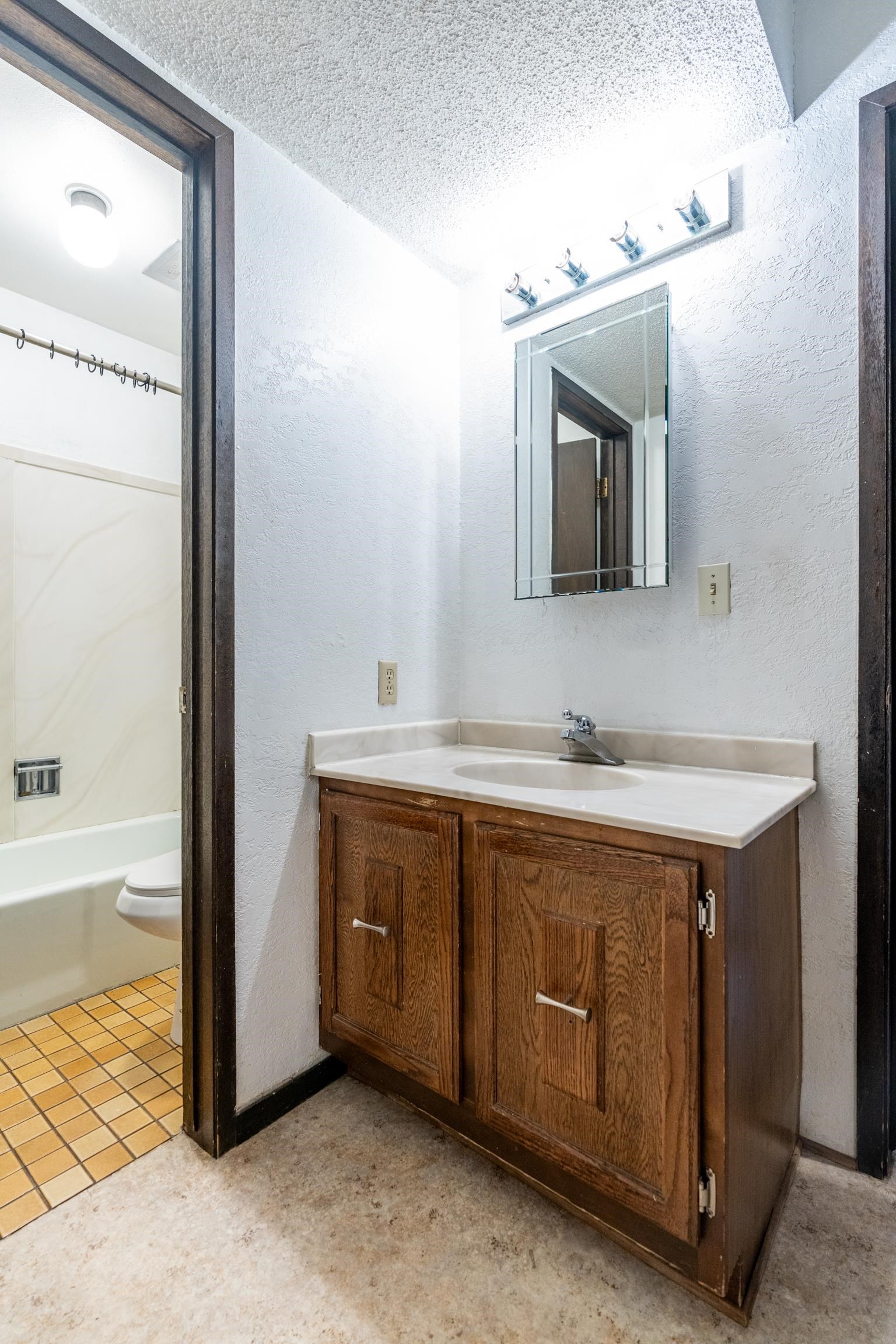 3150 Lakeside Drive Property Photo 17