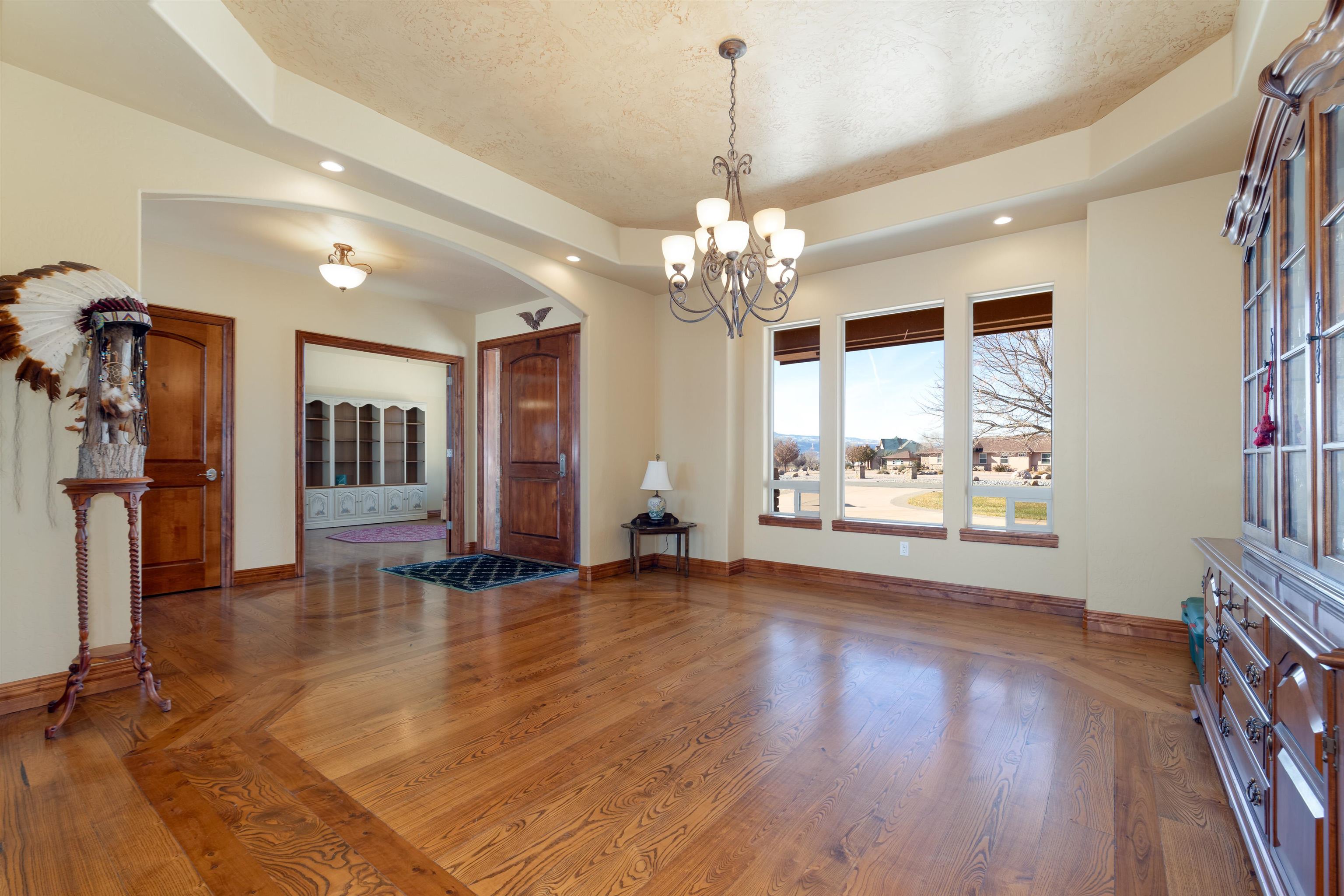 998 Kestrel Court Property Photo 4