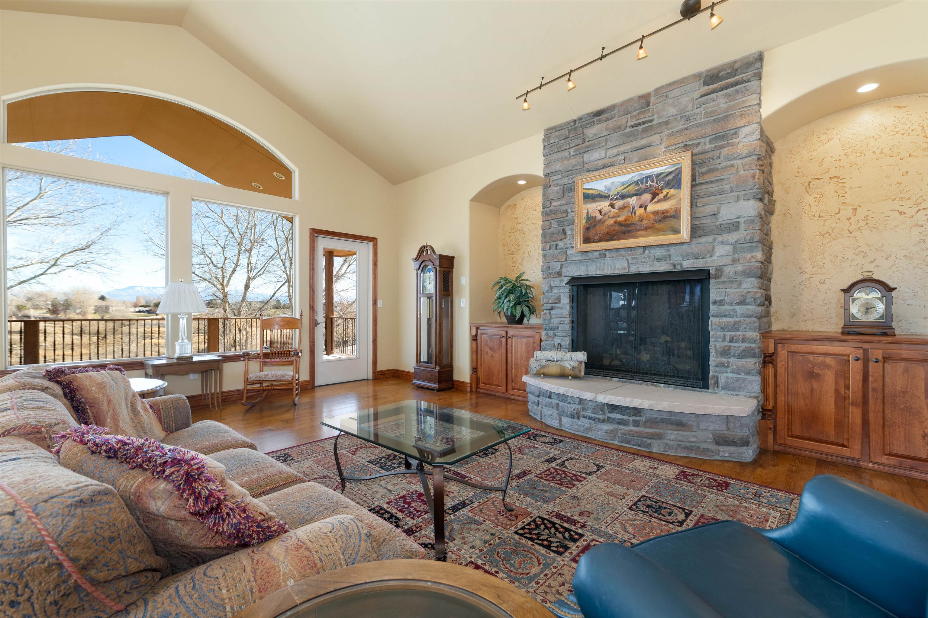 998 Kestrel Court Property Photo 7