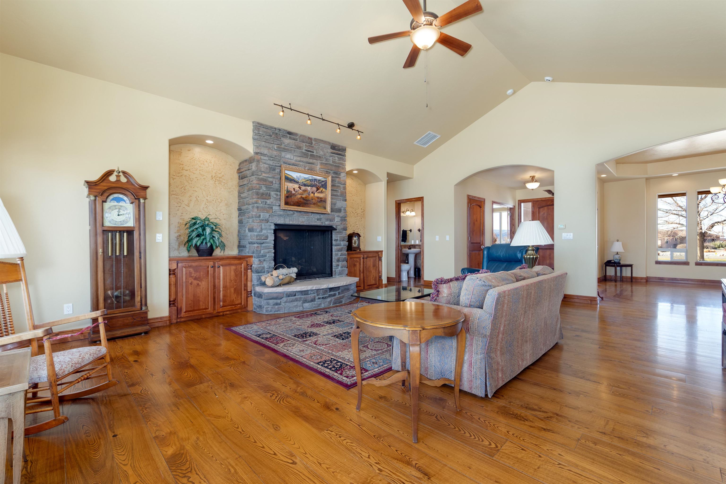 998 Kestrel Court Property Photo 8