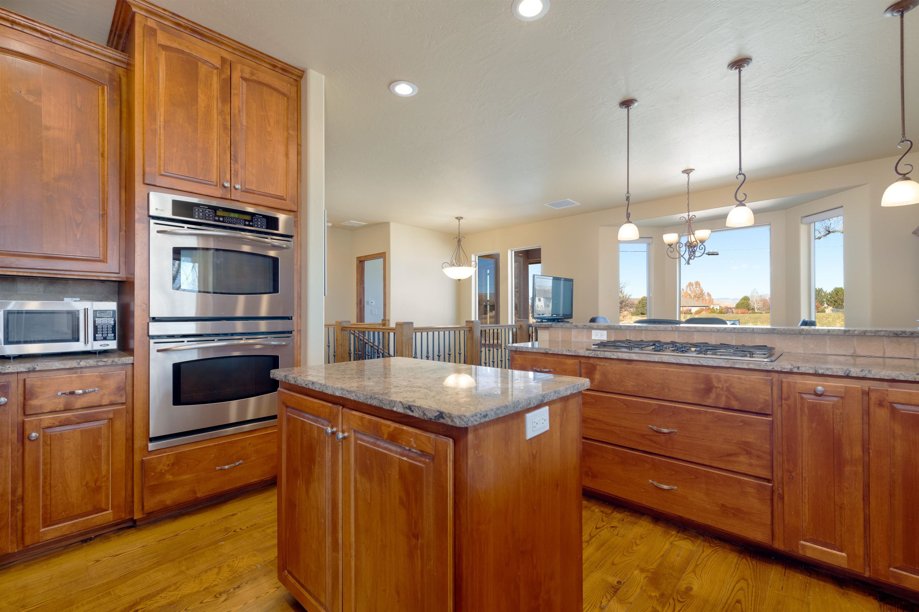 998 Kestrel Court Property Photo 9