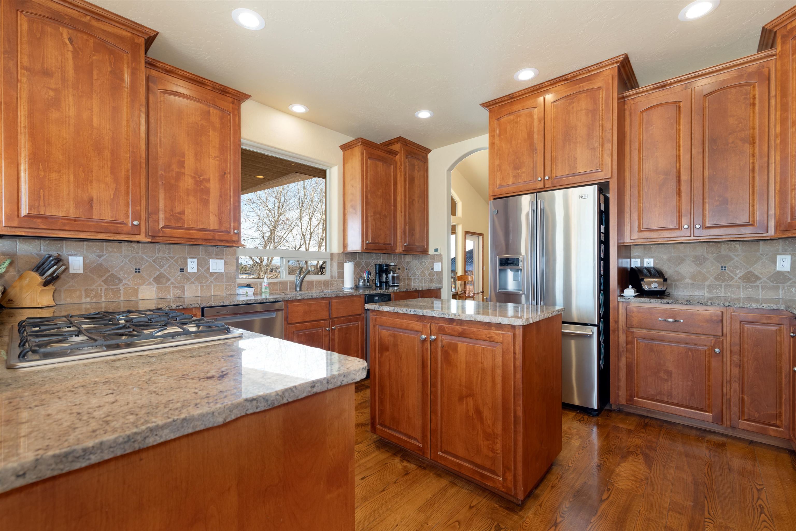 998 Kestrel Court Property Photo 10