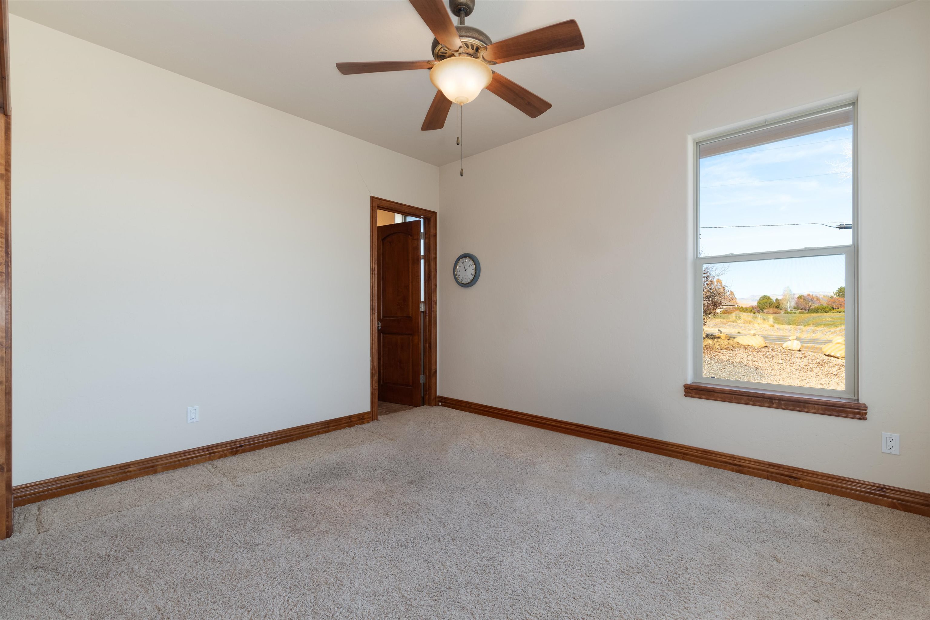 998 Kestrel Court Property Photo 12
