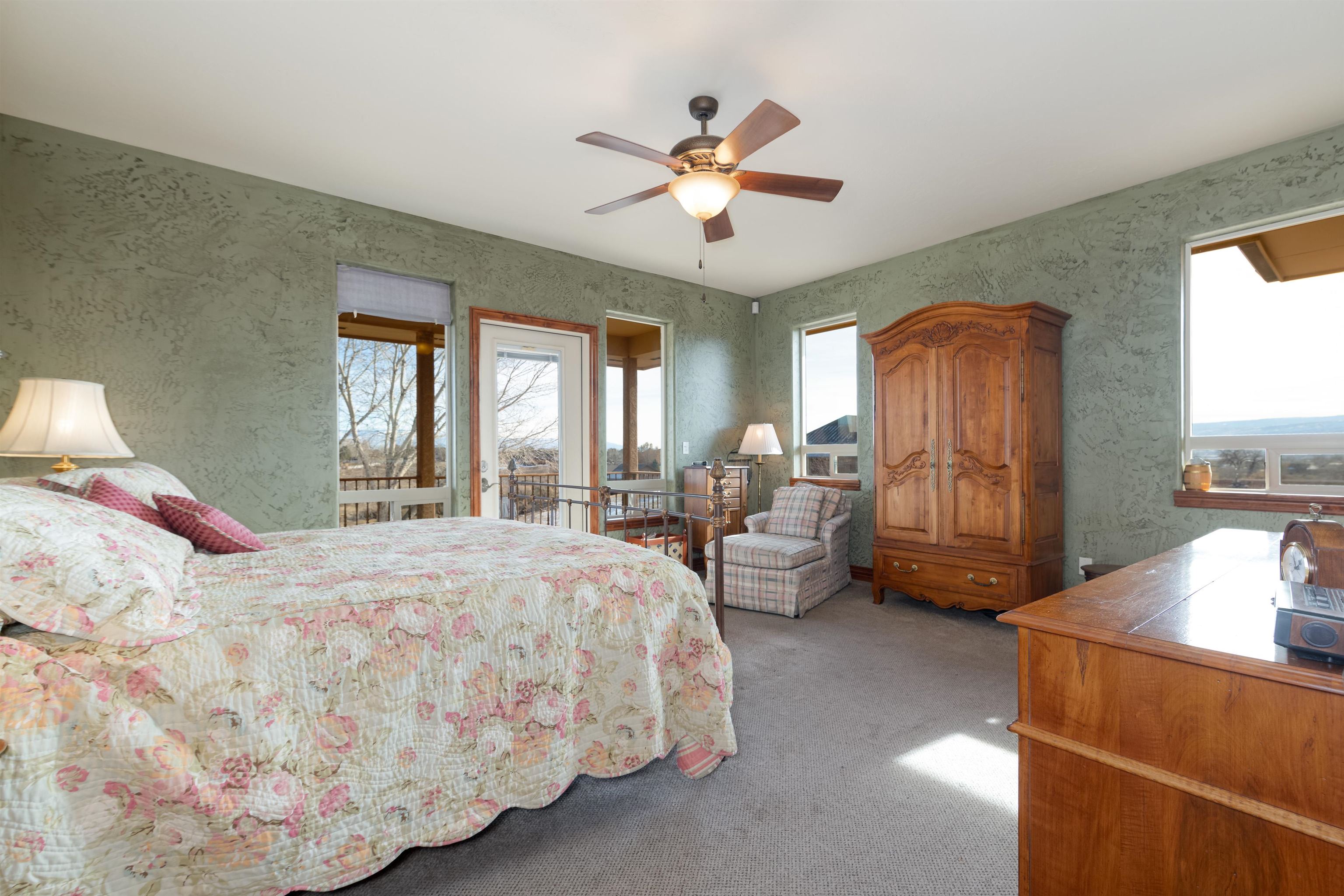 998 Kestrel Court Property Photo 14