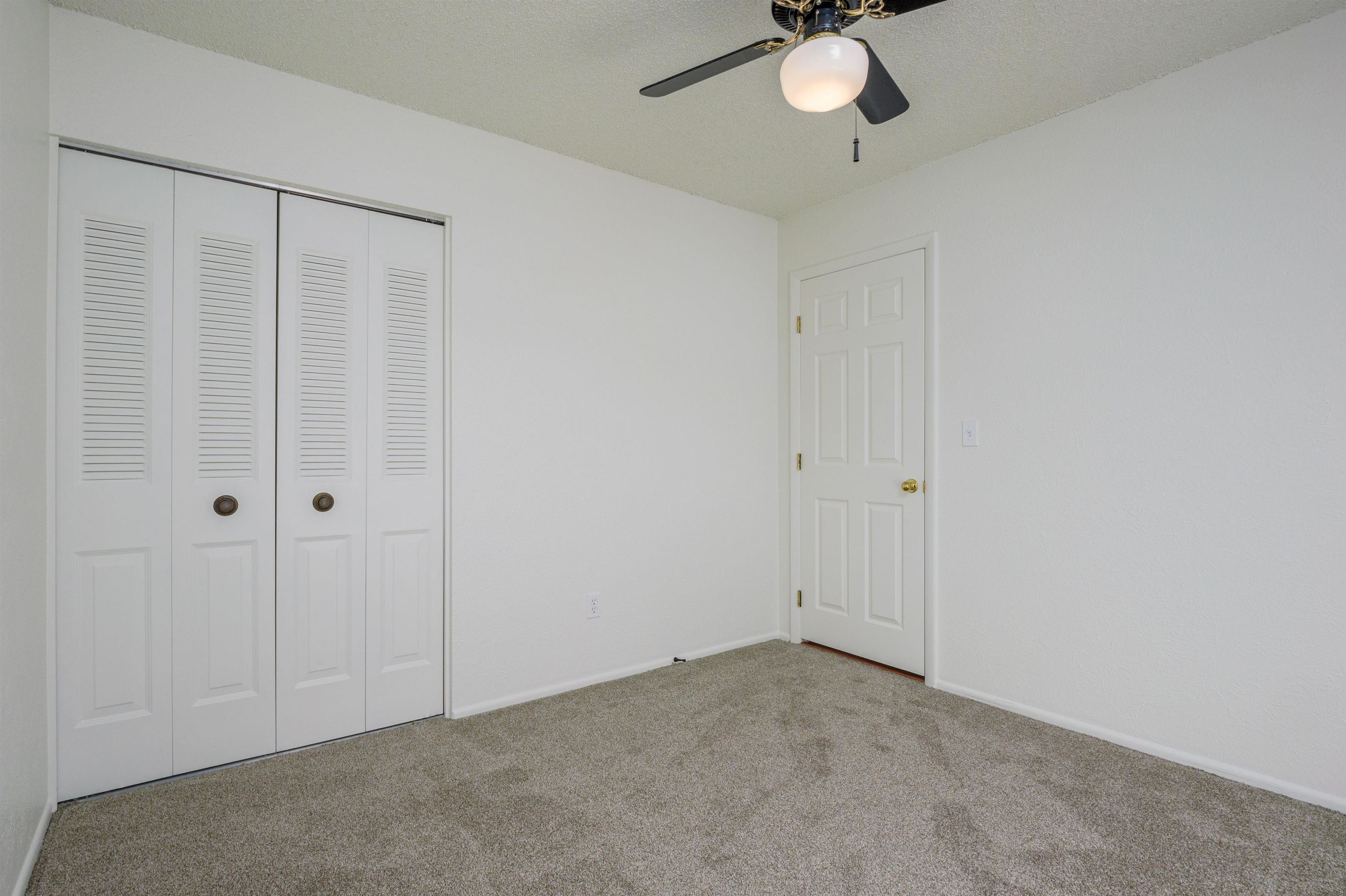 236 E Heritage Court Property Photo 18