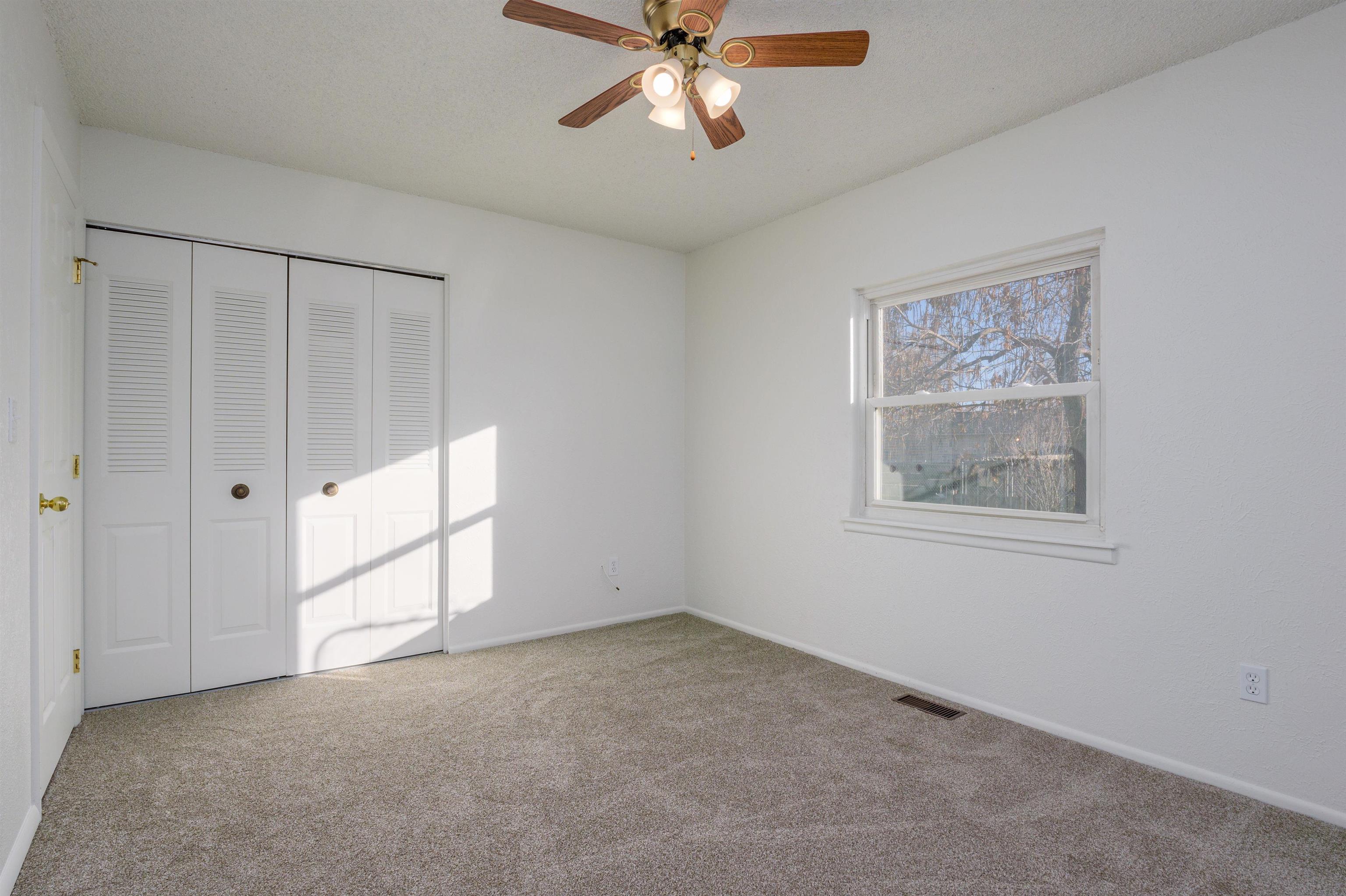 236 E Heritage Court Property Photo 20