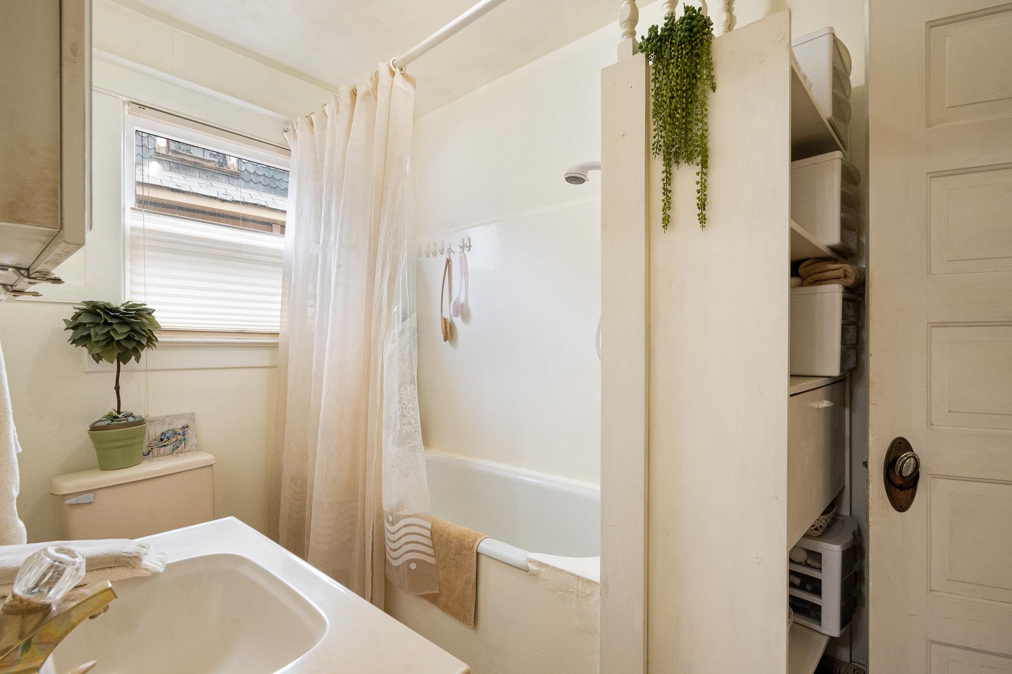 1035 White Avenue Property Photo 11