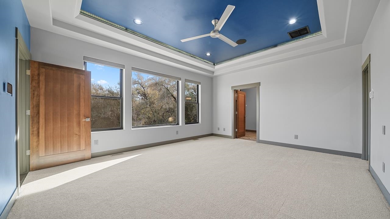 664 Ellen Drive Property Photo 12