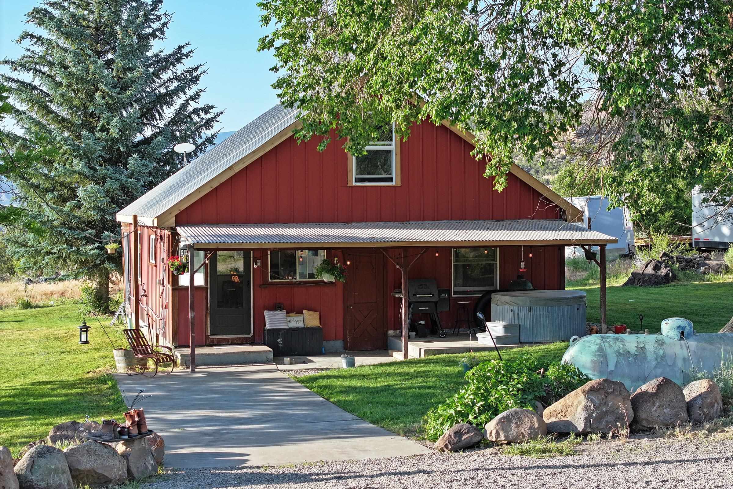 10519 52 1/2 Road Property Photo 2