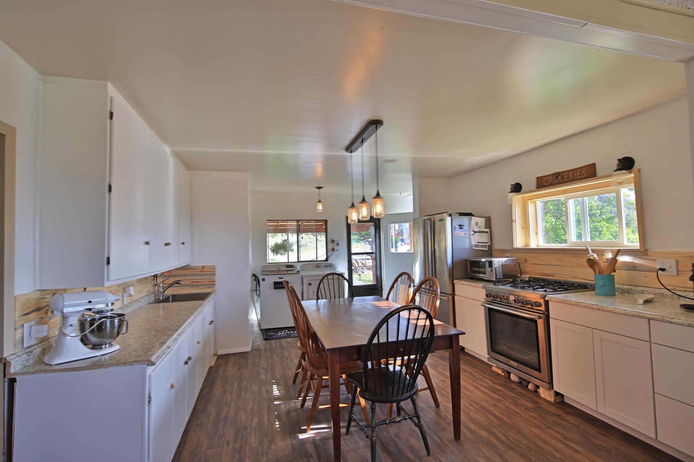 10519 52 1/2 Road Property Photo 9