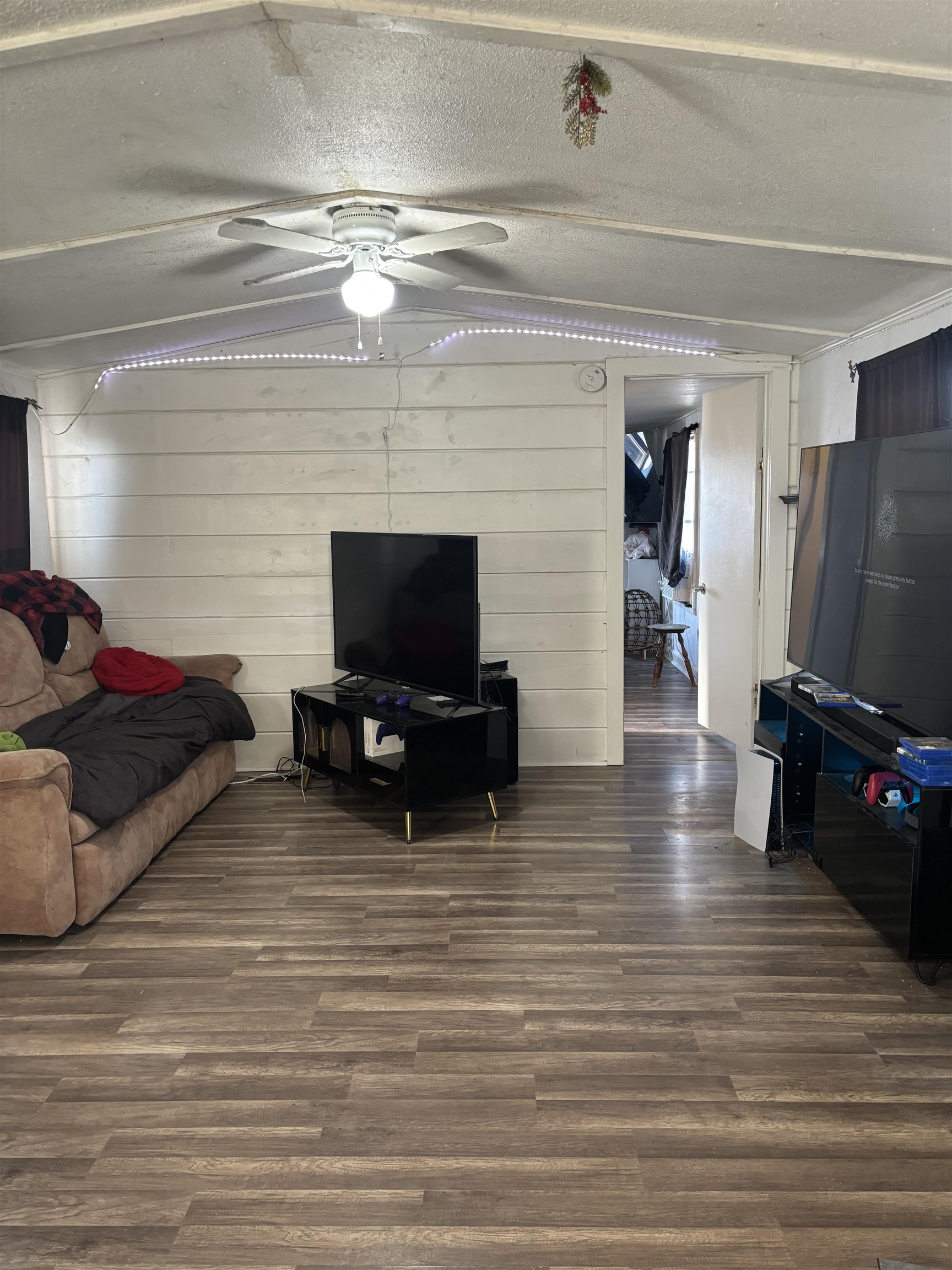 3268 E Road Property Photo 16