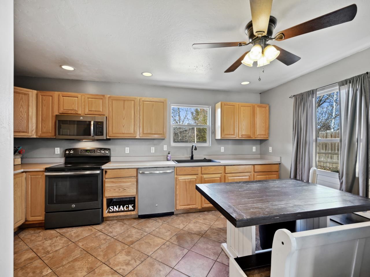 531 N Mountain Oak Court Property Photo 6