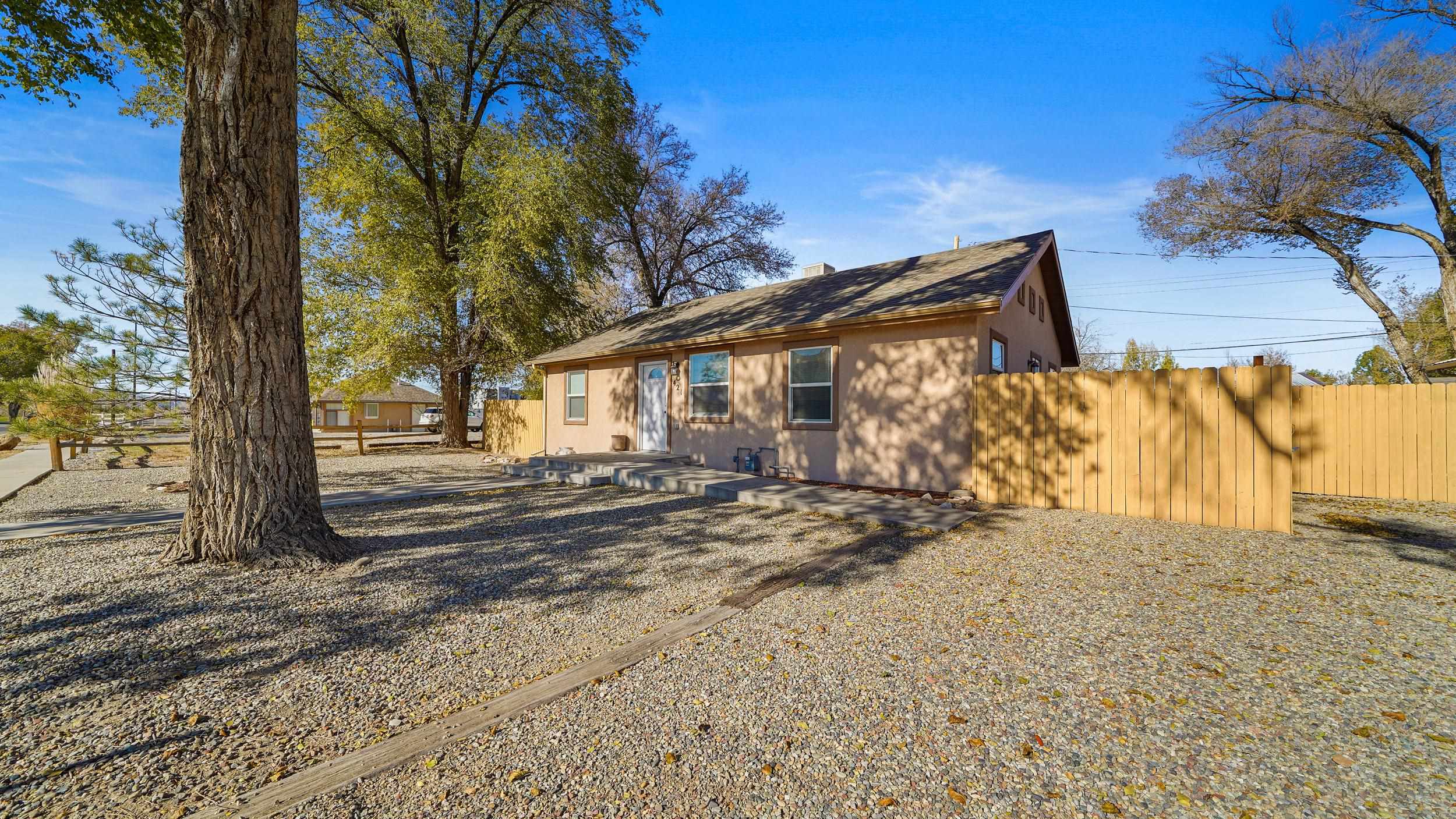 421 W Aspen Avenue Property Photo 2