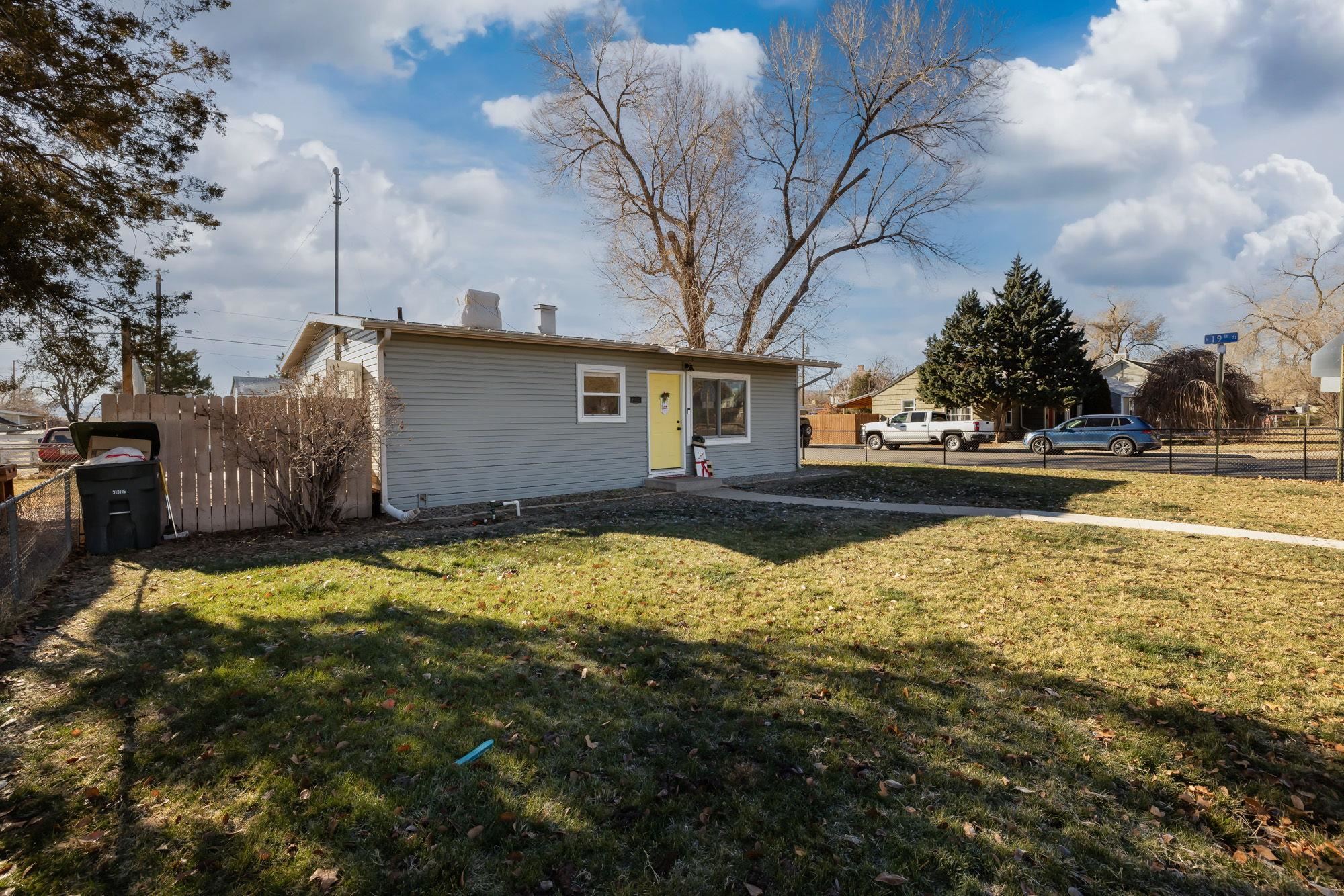 1905 Grand Avenue Property Photo 2