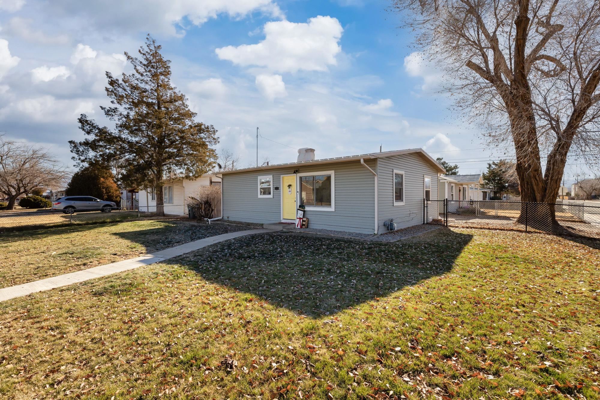 1905 Grand Avenue Property Photo 3