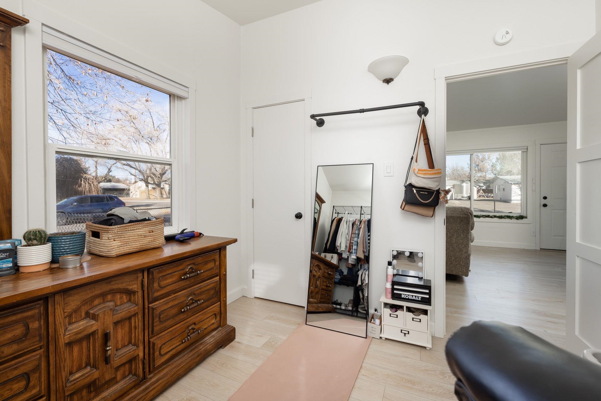 1905 Grand Avenue Property Photo 11