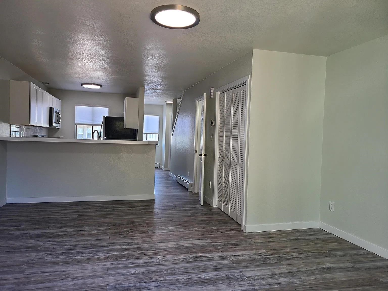 257 Beacon Court Property Photo 4