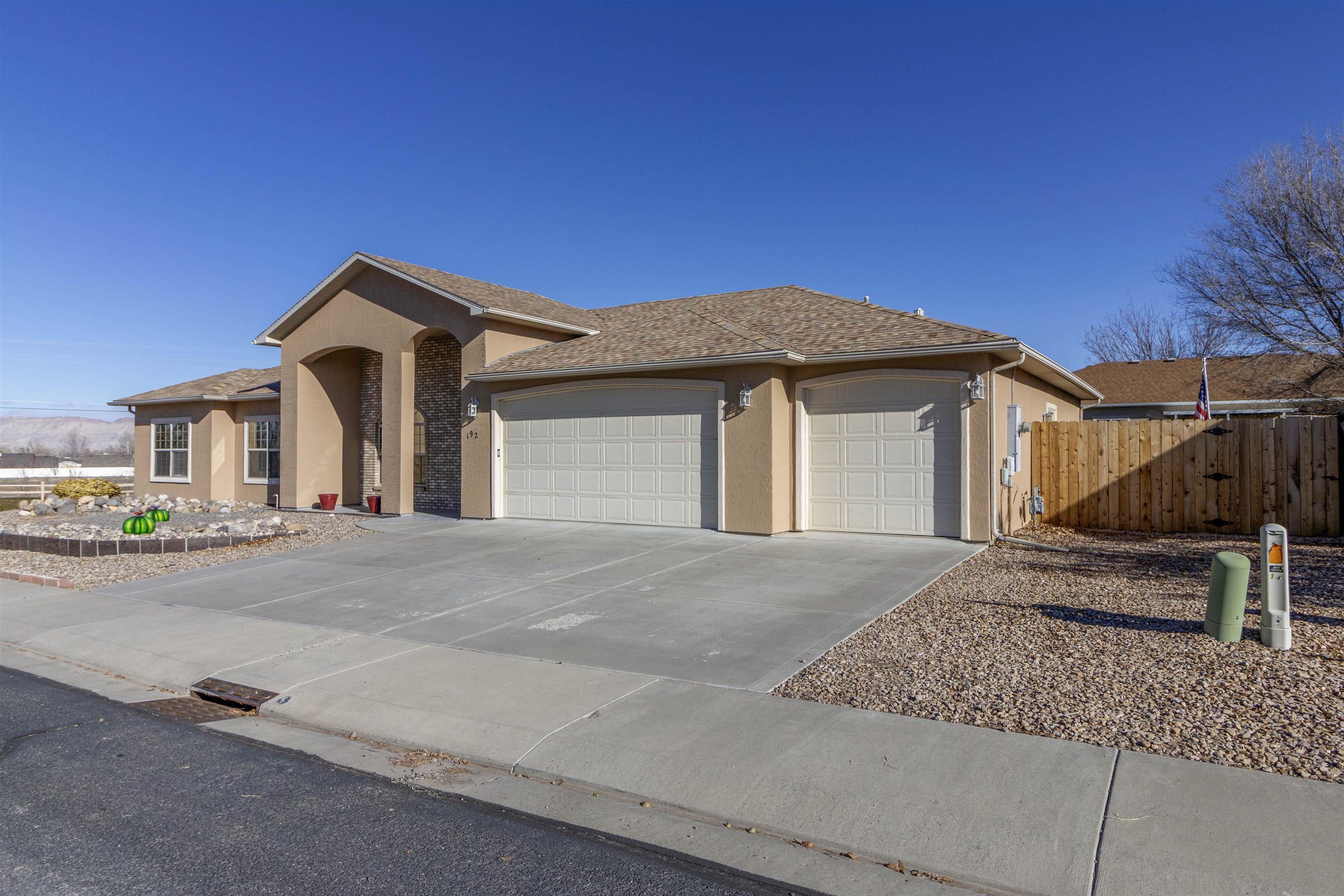 192 28 1/2 Road Property Photo 2