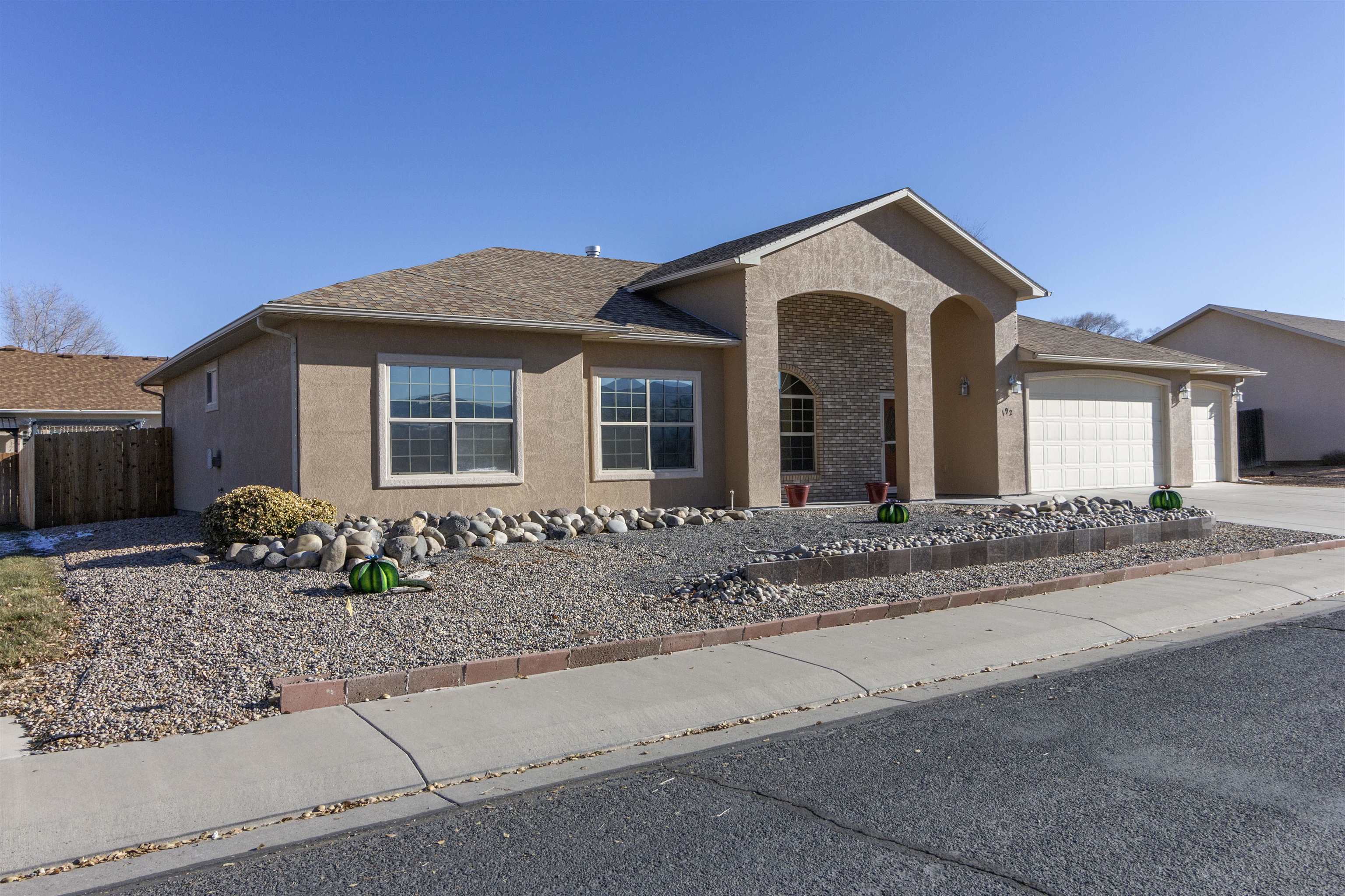 192 28 1/2 Road Property Photo 3