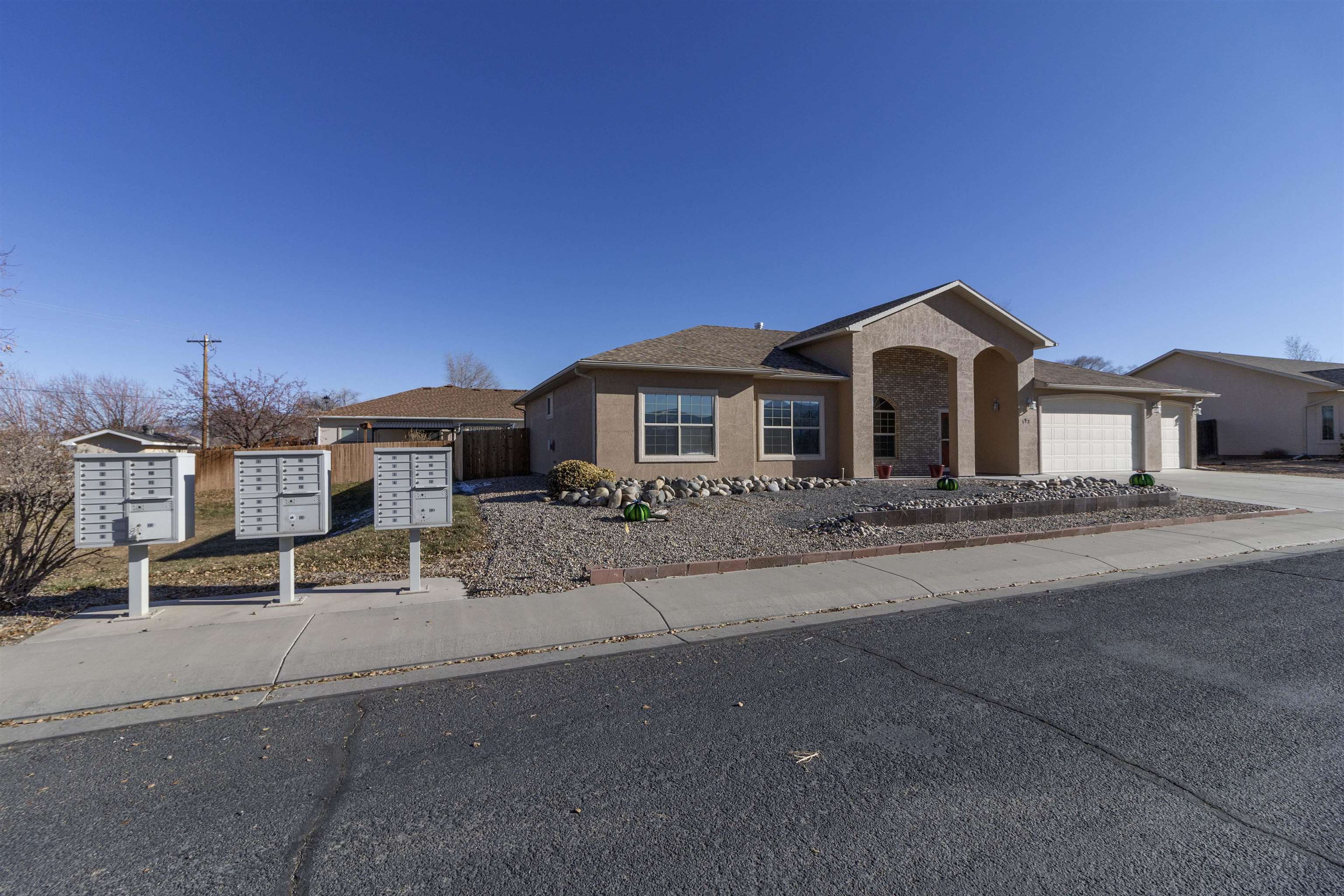 192 28 1/2 Road Property Photo 4